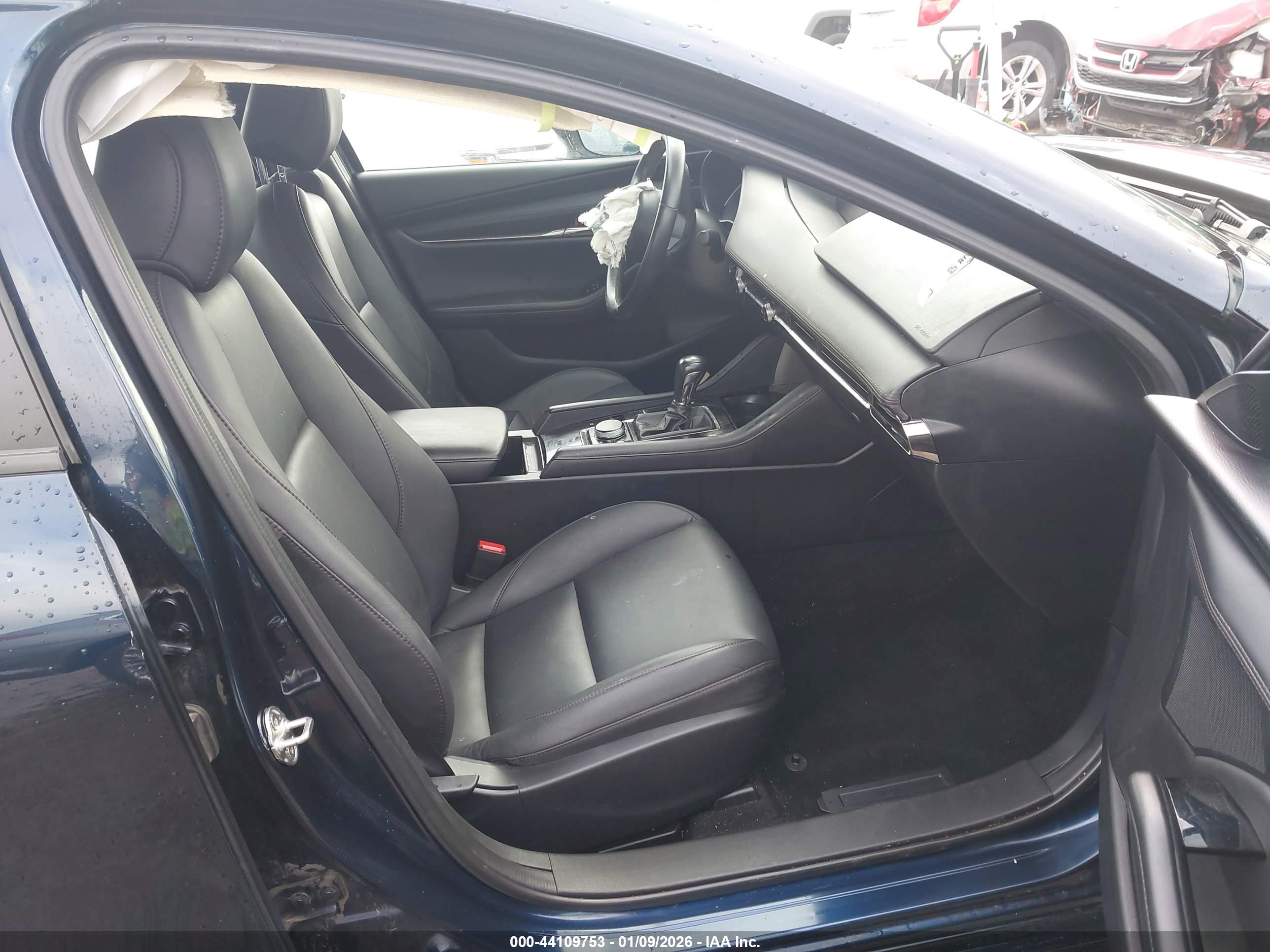 MAZDA MAZDA3 image 5