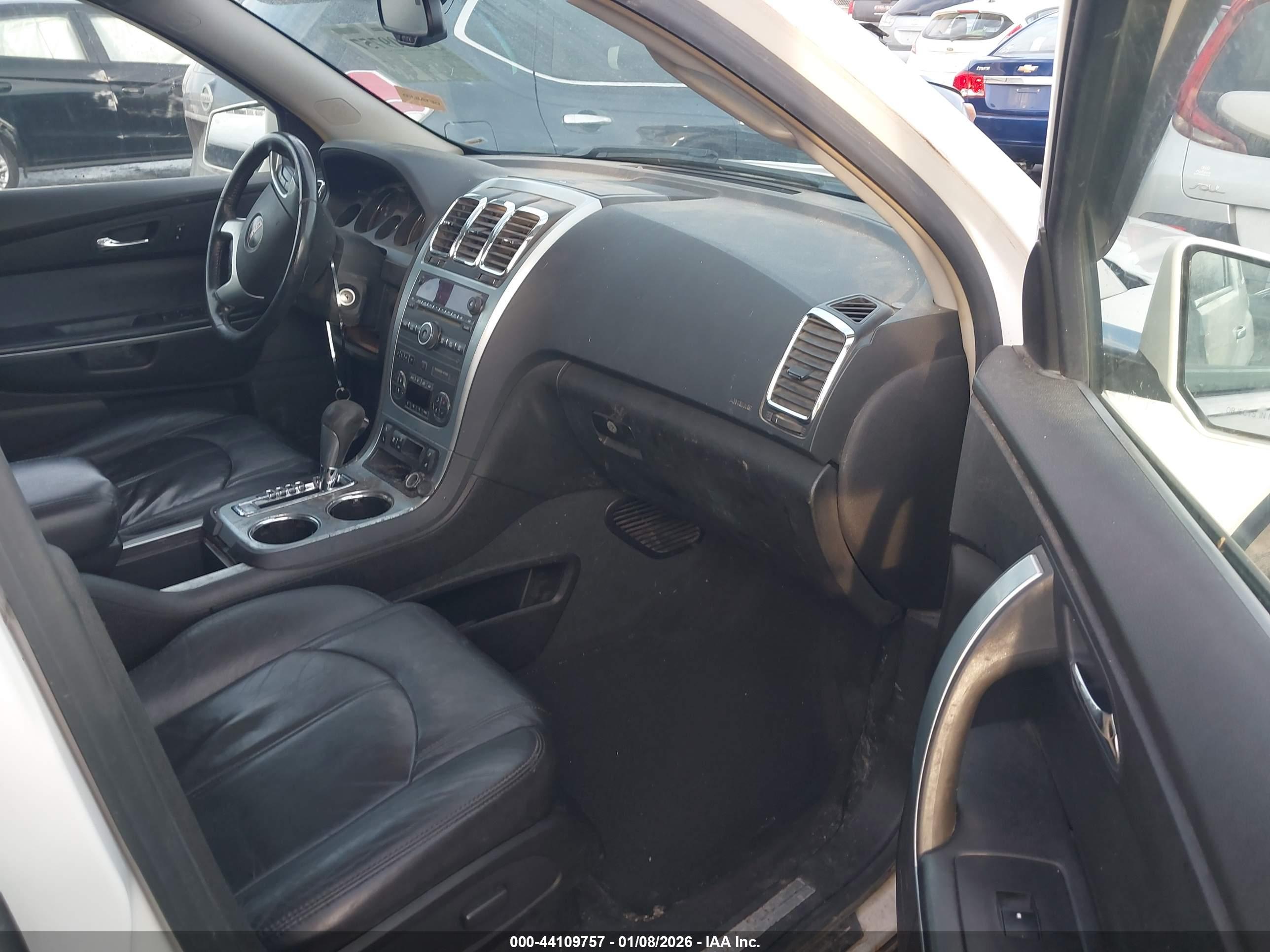 GMC ACADIA image 5
