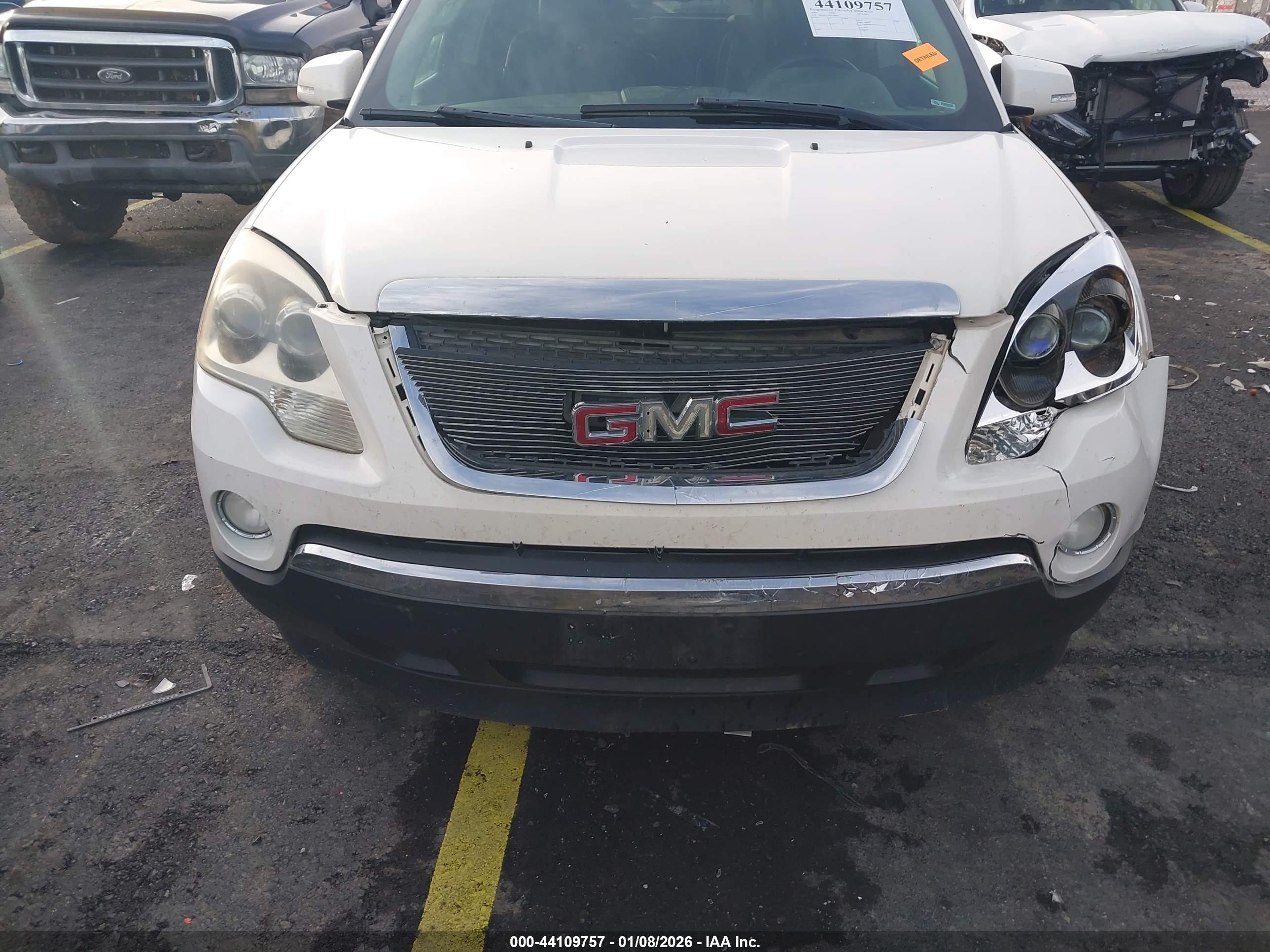 GMC ACADIA image 6