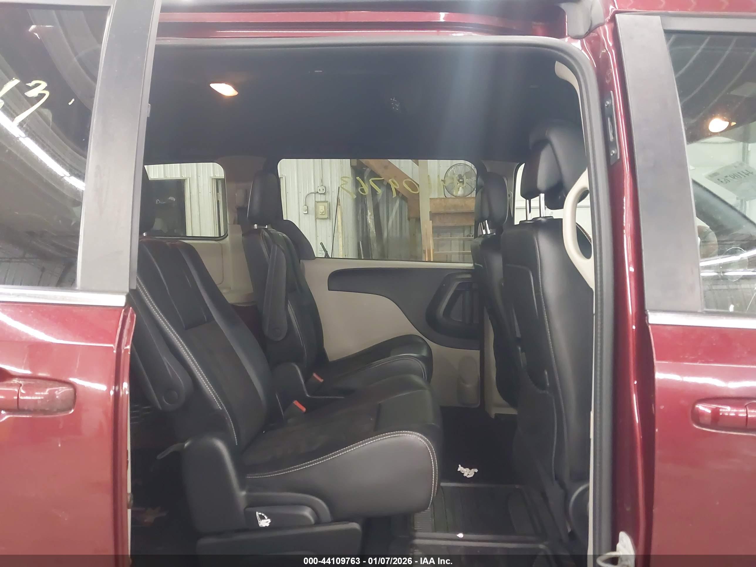 DODGE GRAND image 8