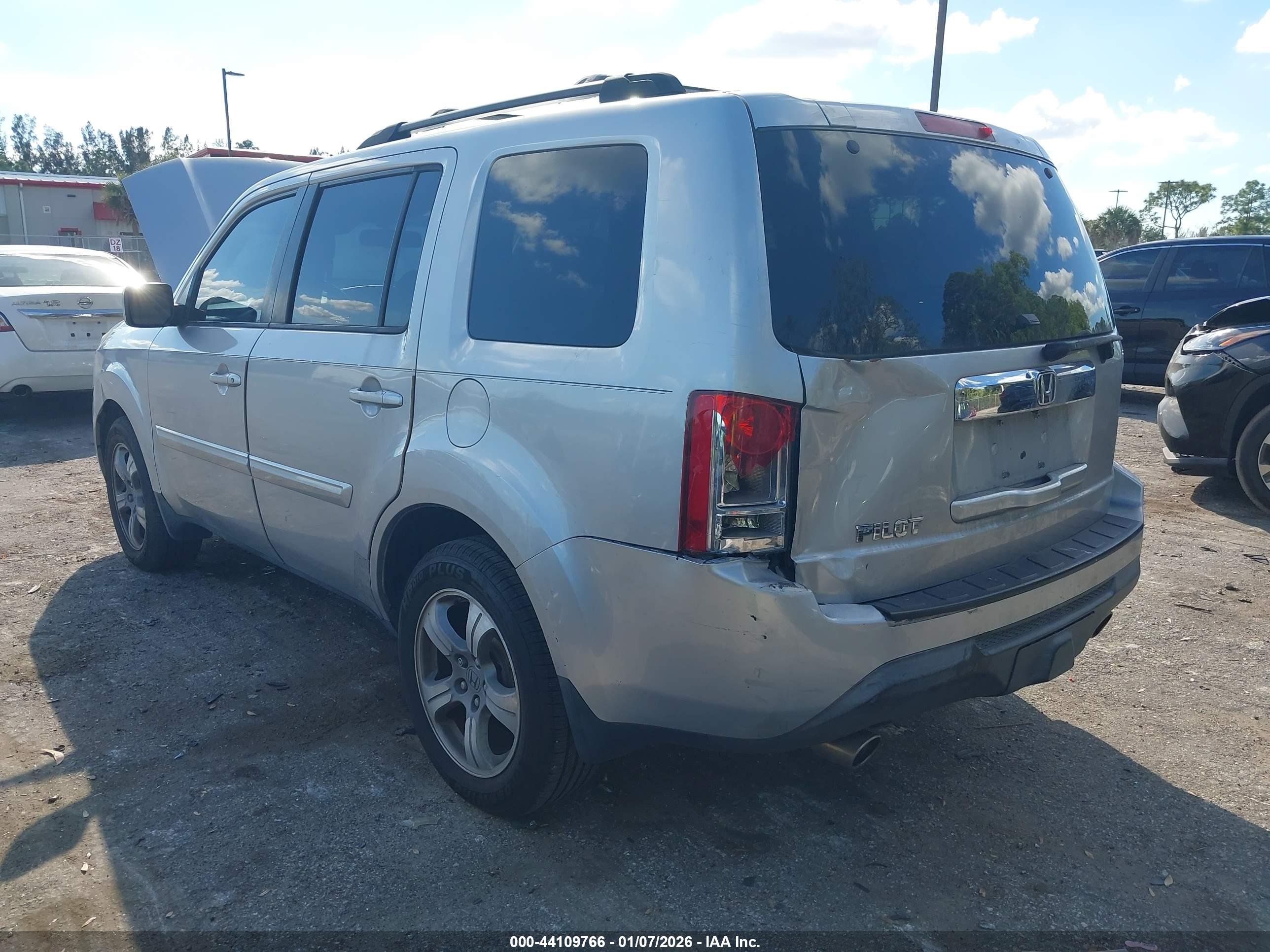 HONDA PILOT image 3