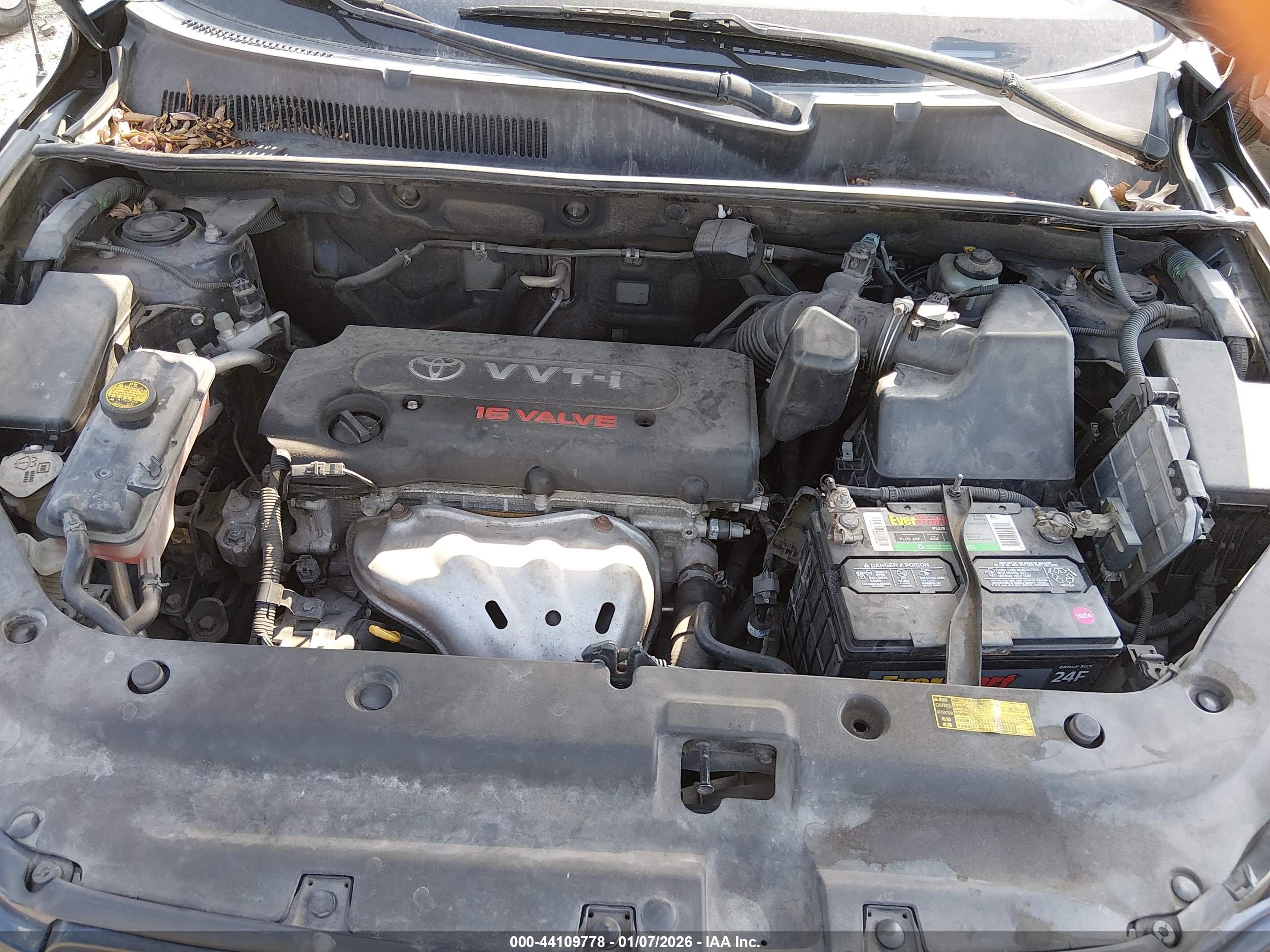 TOYOTA RAV4 image 10