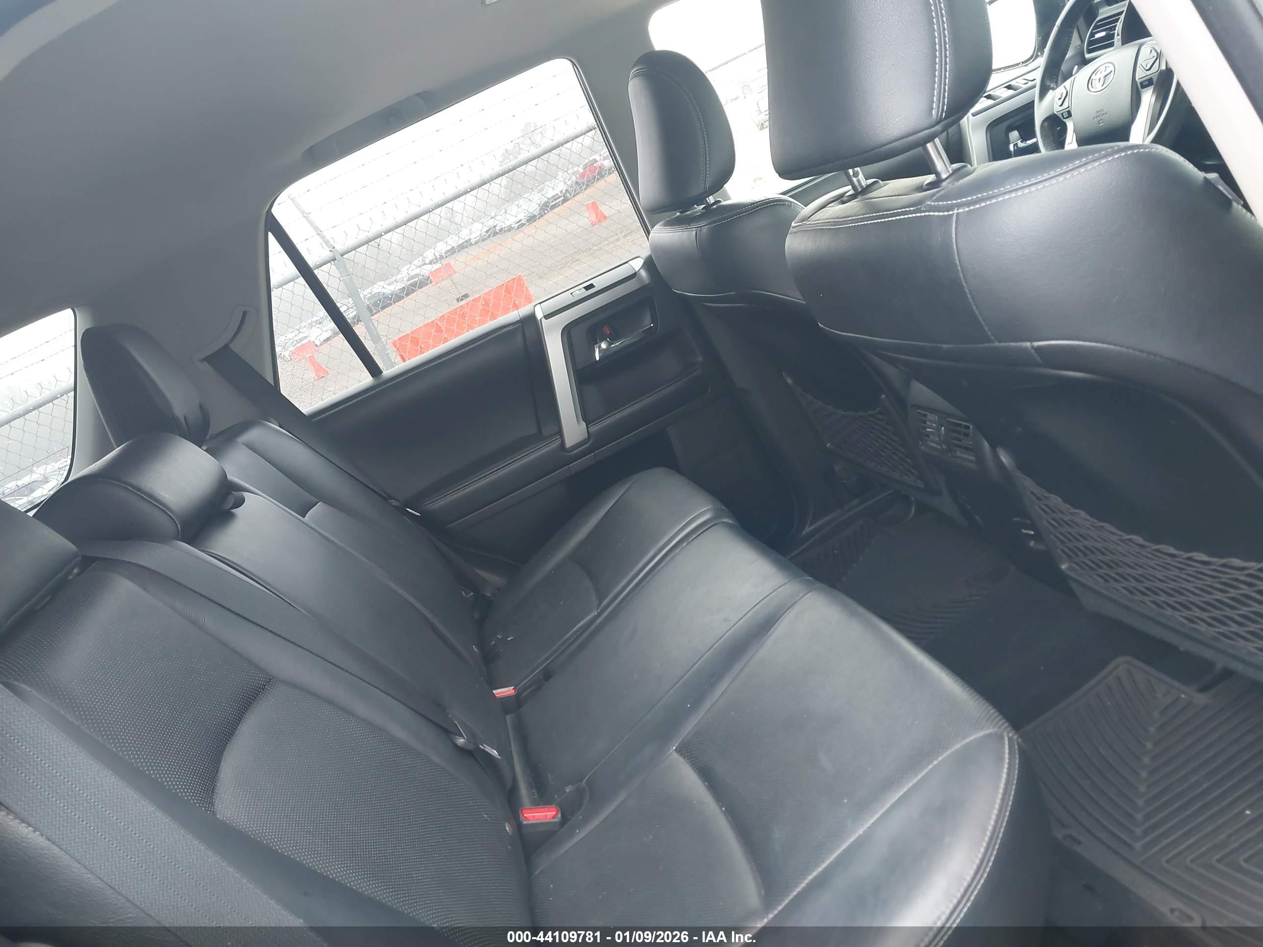 TOYOTA 4RUNNER image 8