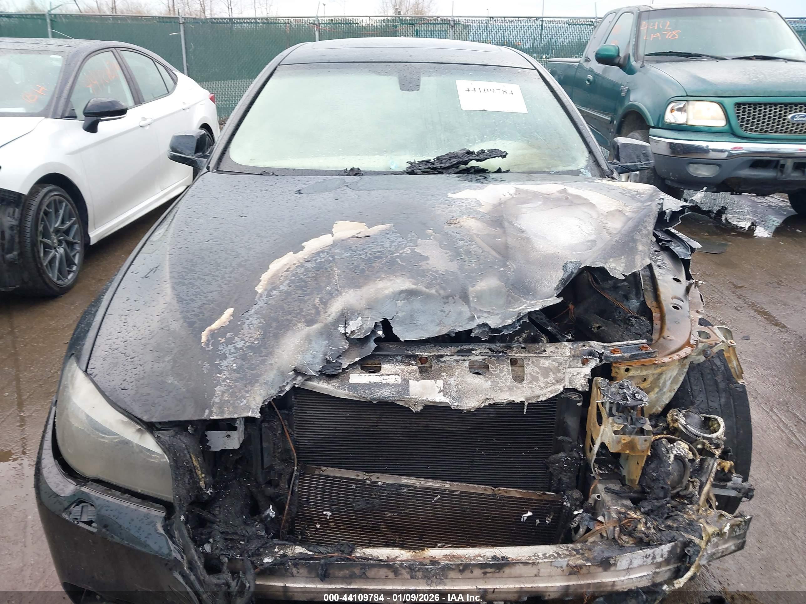 BMW 550I image 10