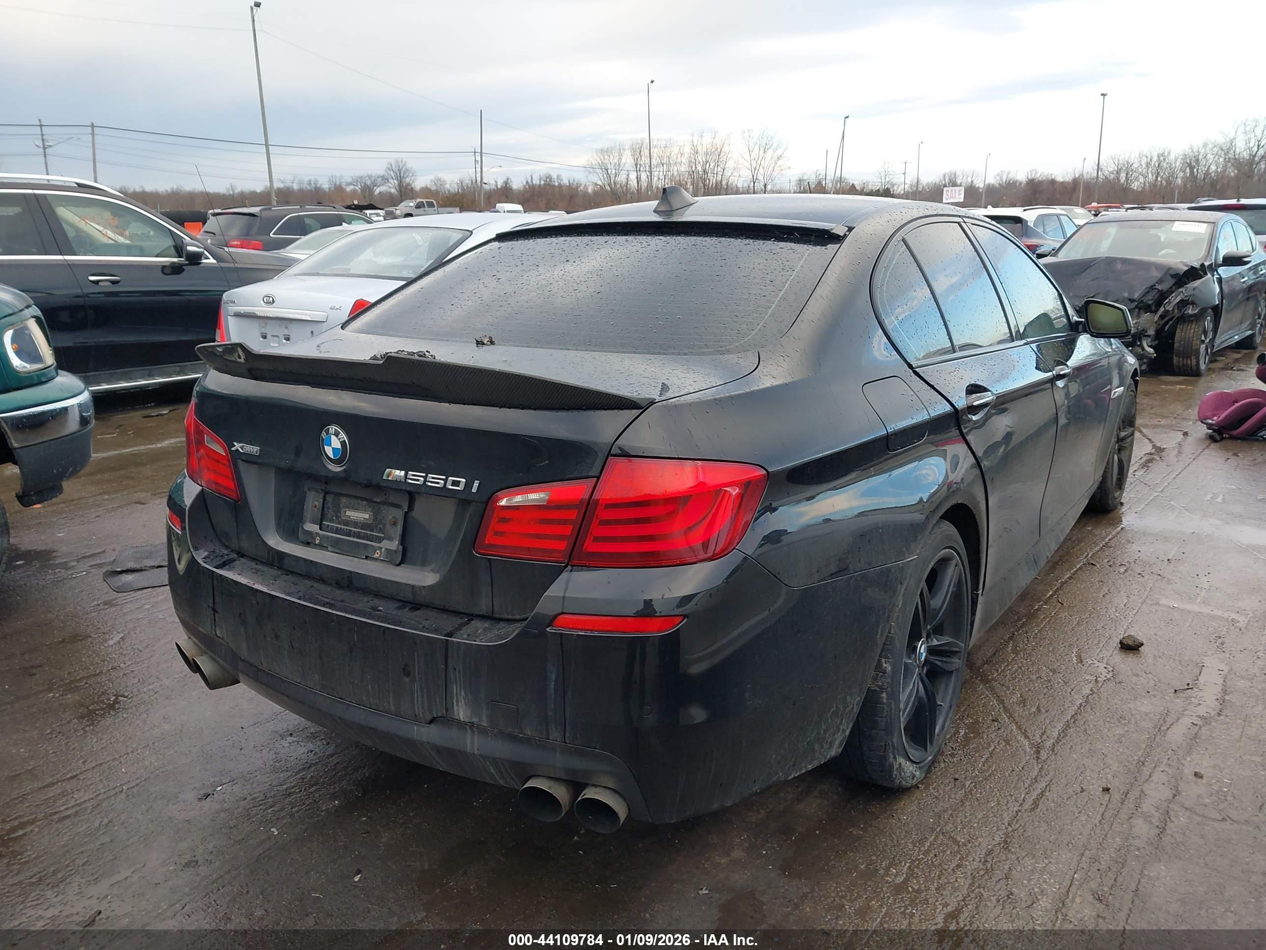BMW 550I image 4