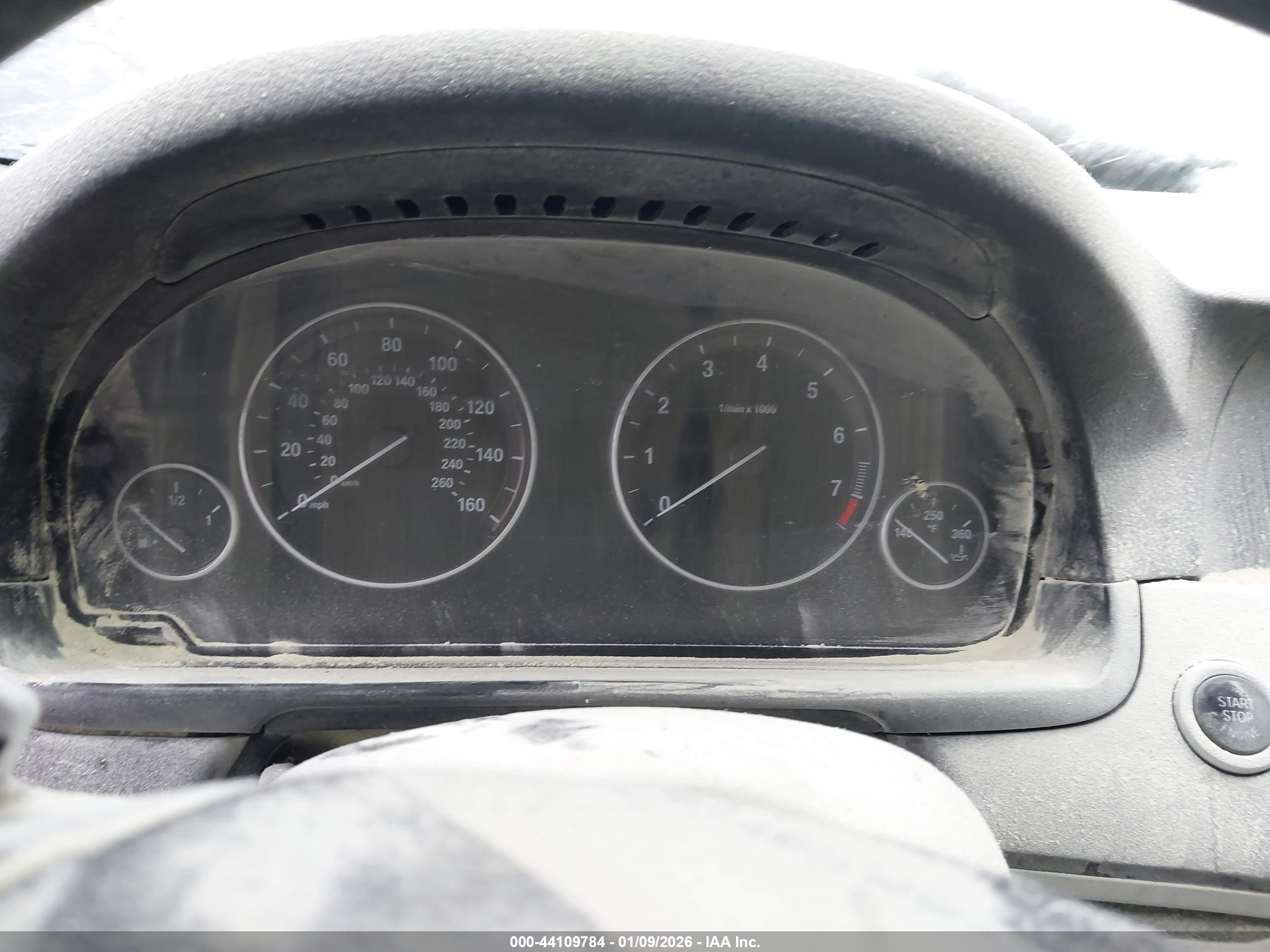 BMW 550I image 7