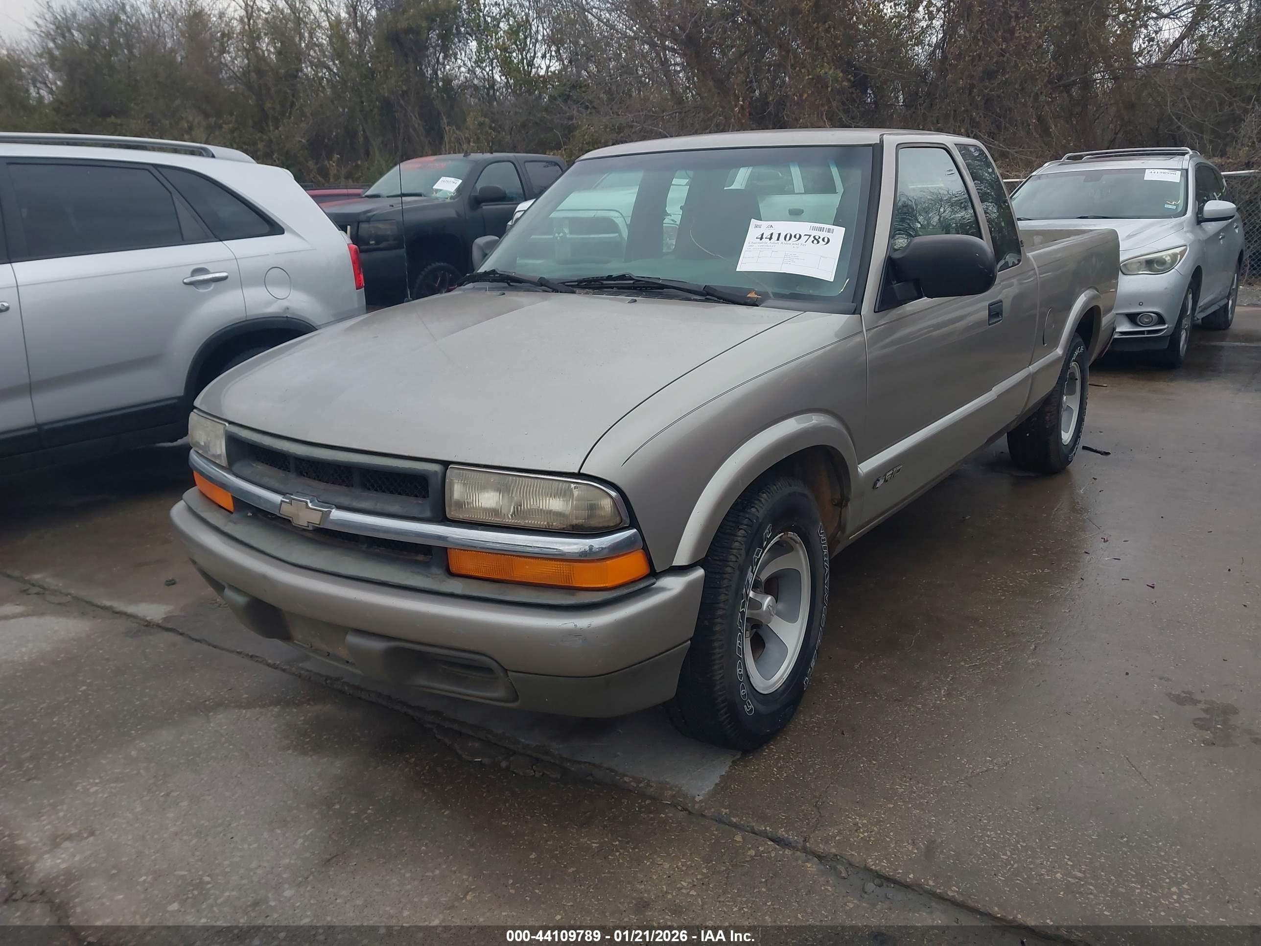 CHEVROLET S-10 image 2