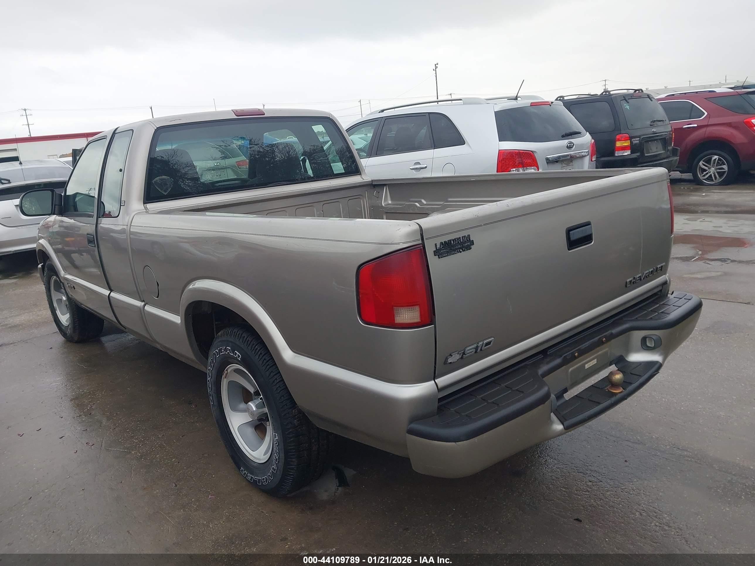 CHEVROLET S-10 image 3