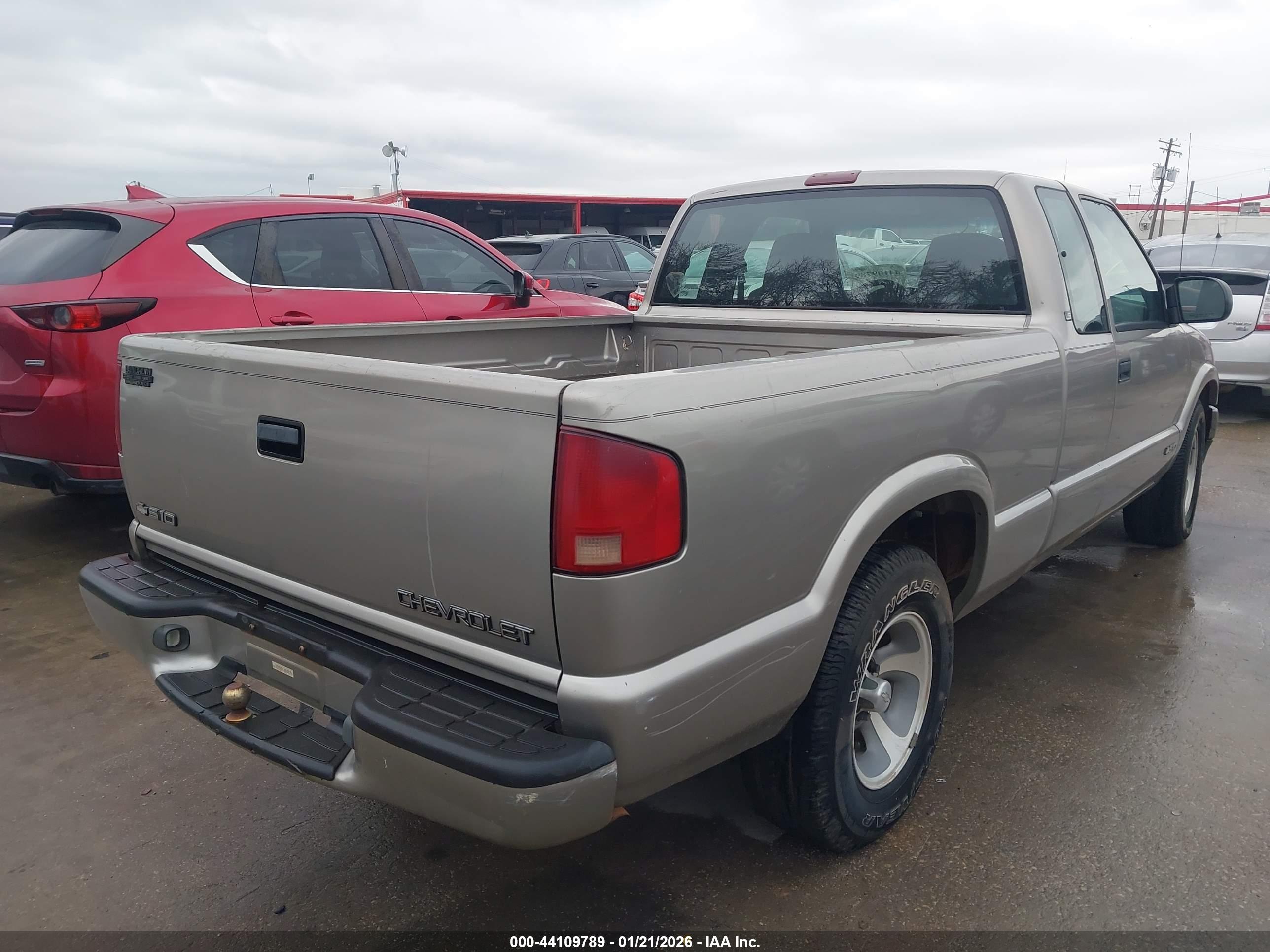 CHEVROLET S-10 image 4