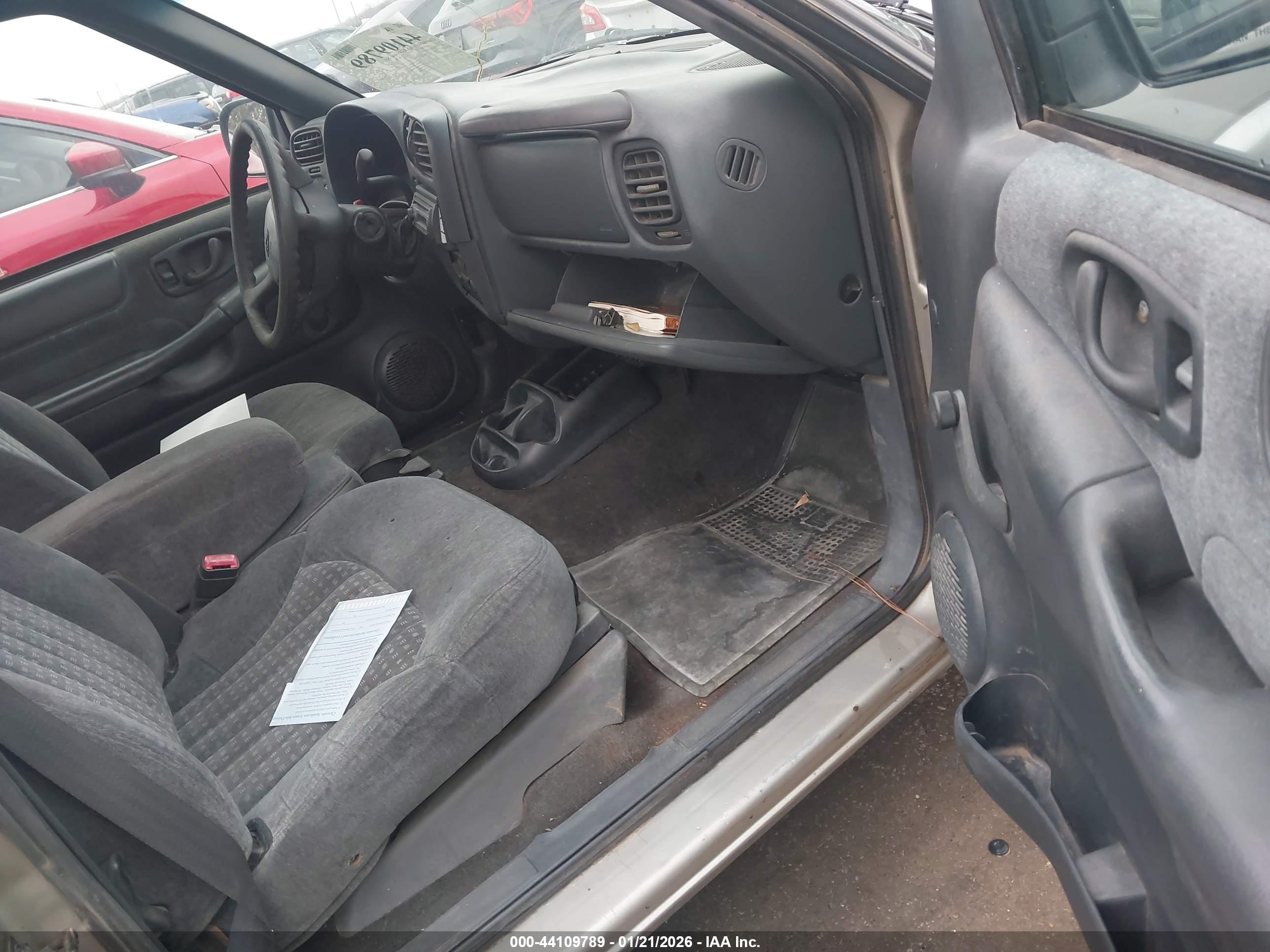 CHEVROLET S-10 image 5