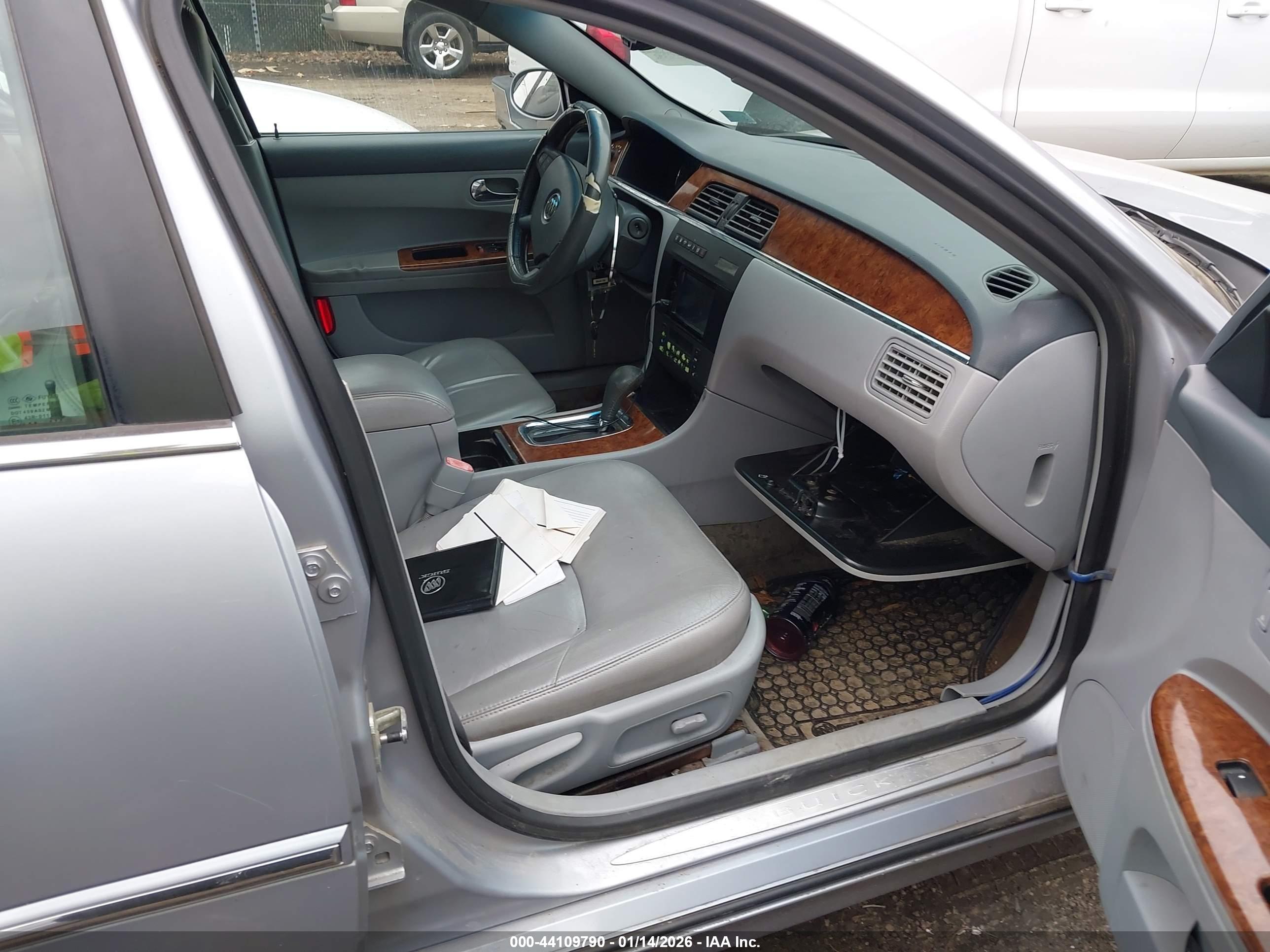 BUICK LACROSSE image 5