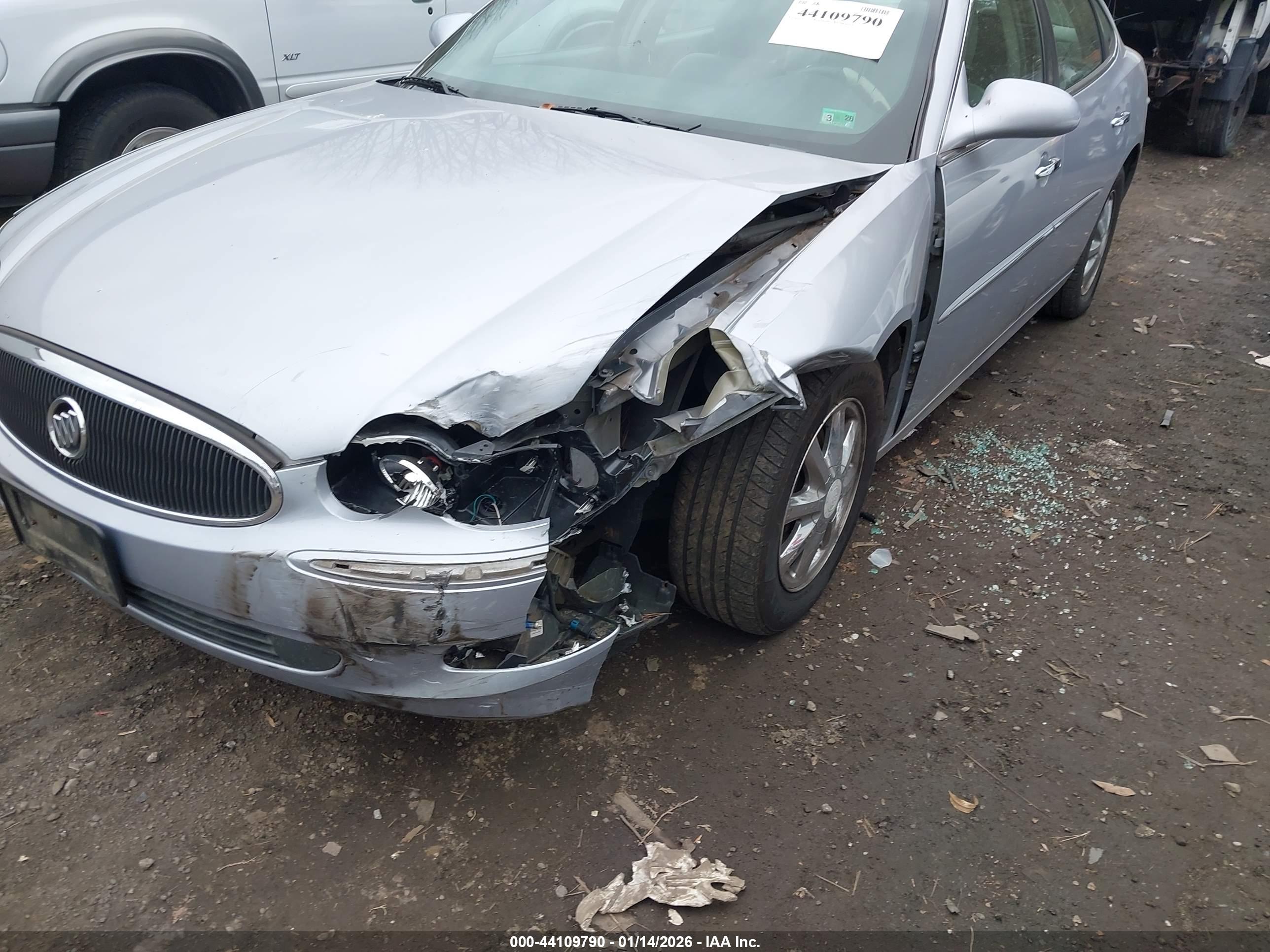 BUICK LACROSSE image 6