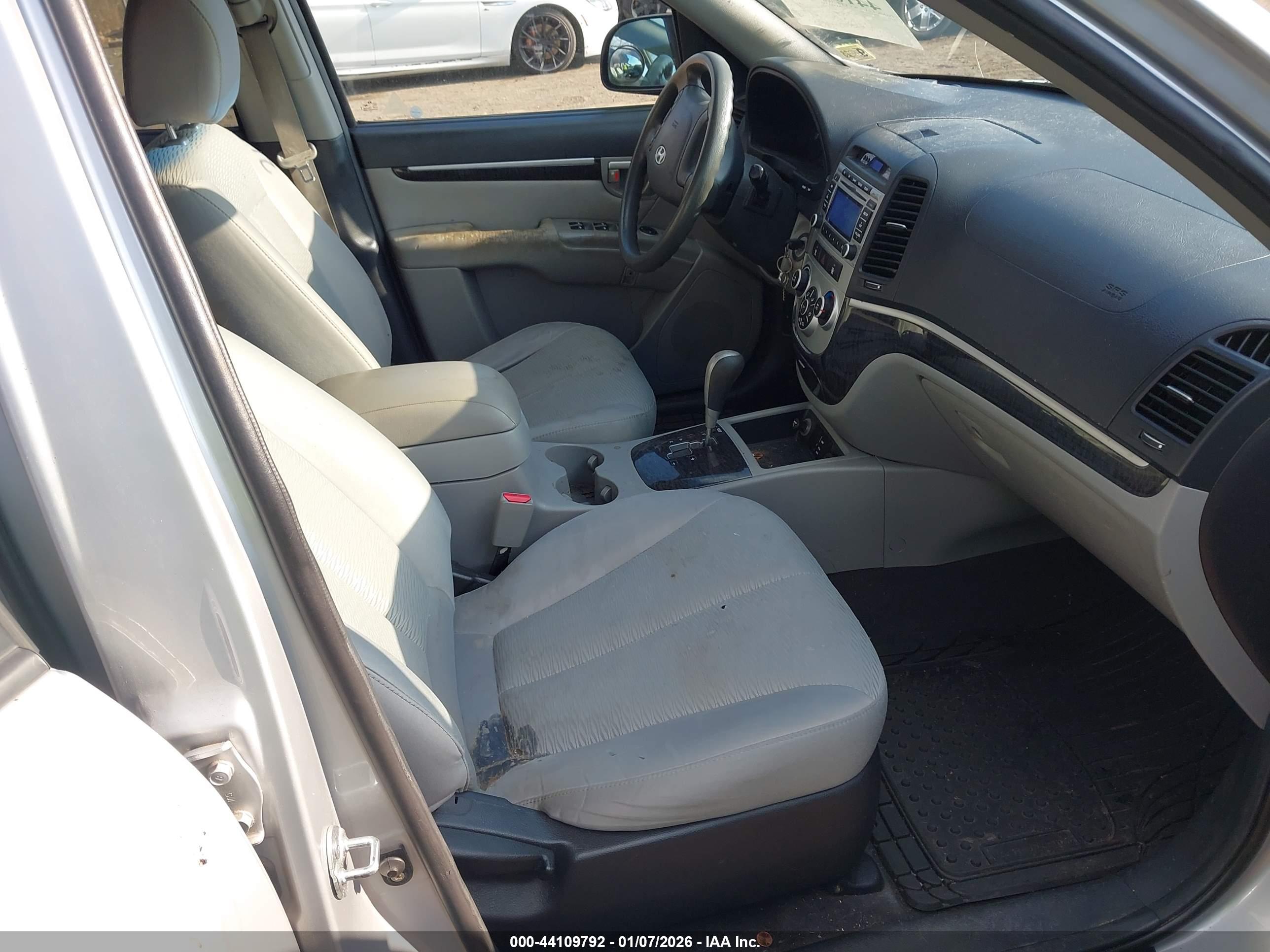 HYUNDAI SANTA image 5