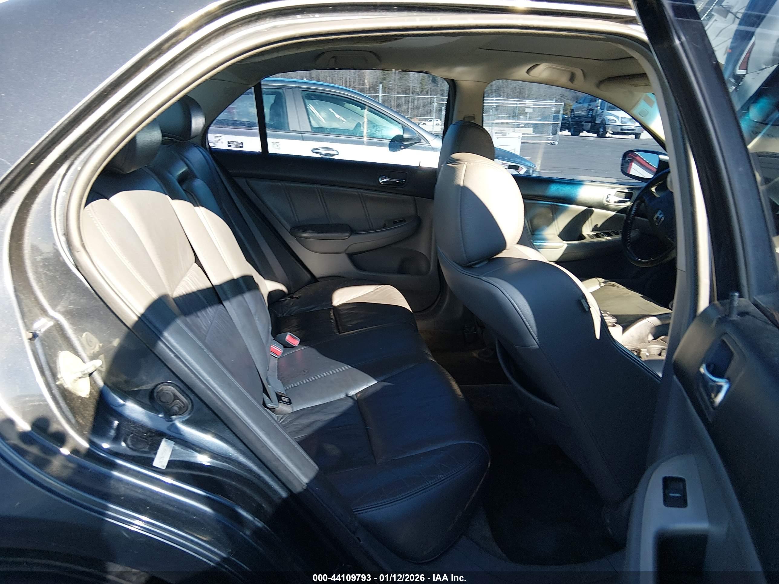 HONDA ACCORD image 8