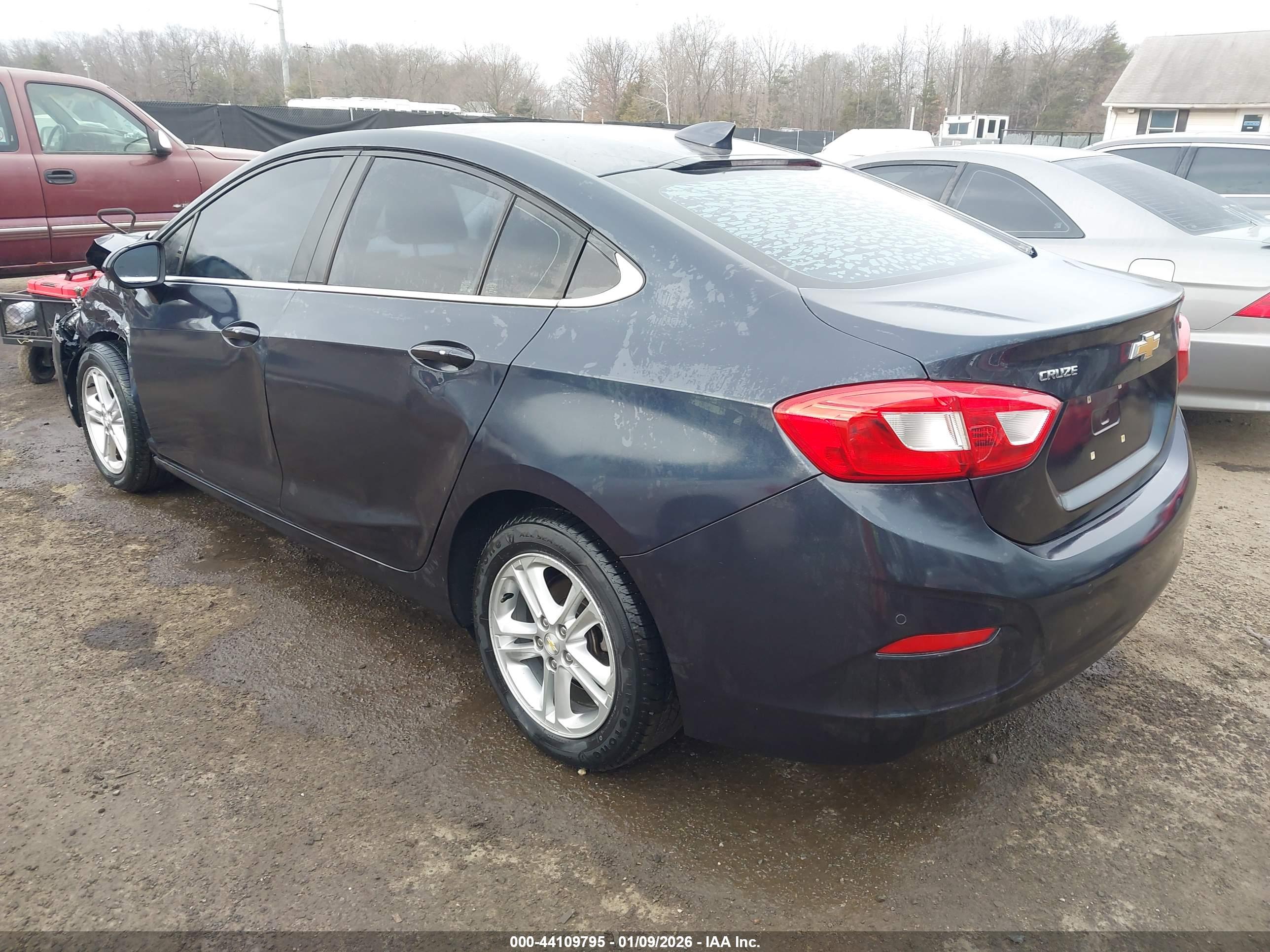 CHEVROLET CRUZE image 3