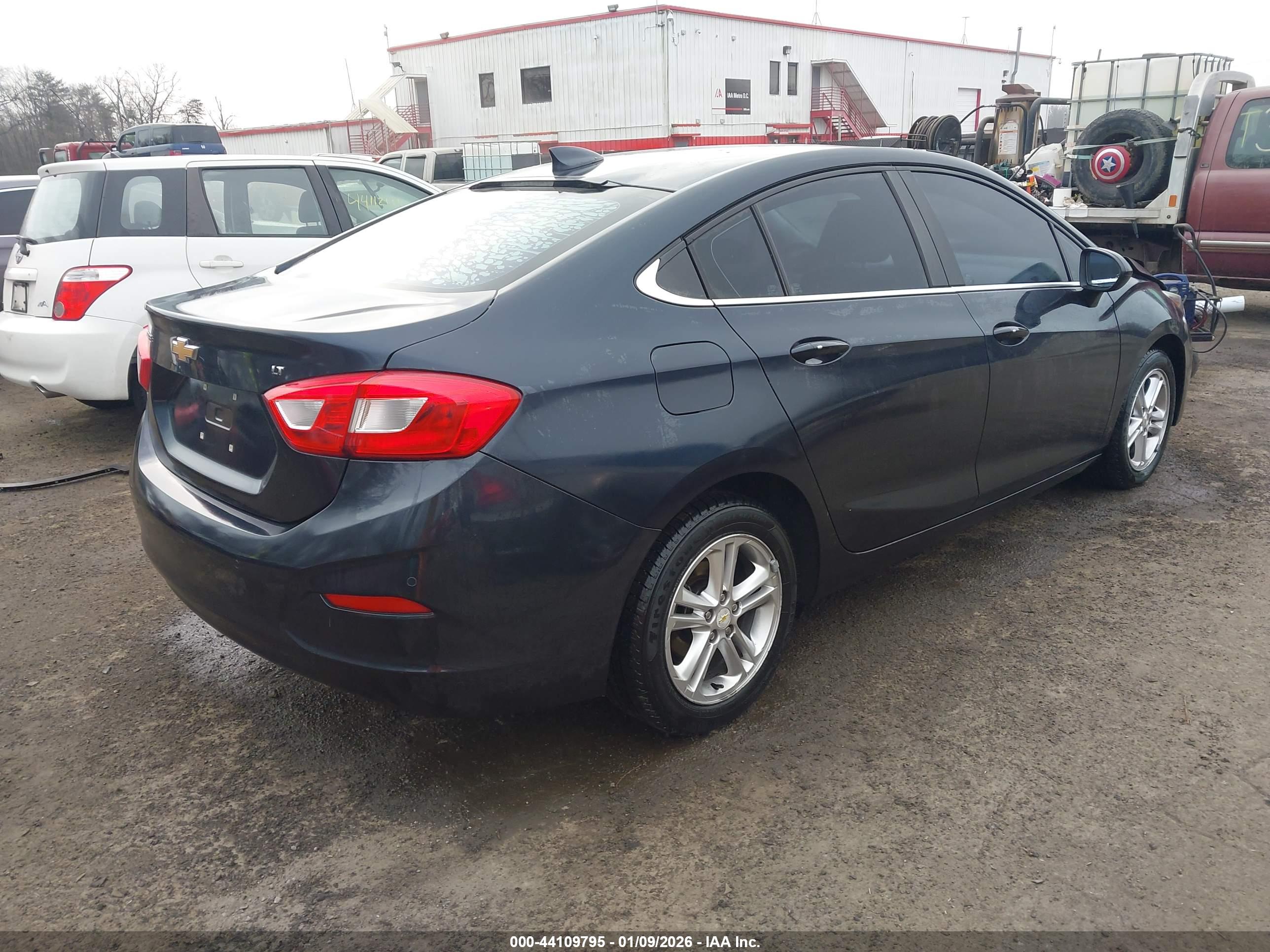 CHEVROLET CRUZE image 4