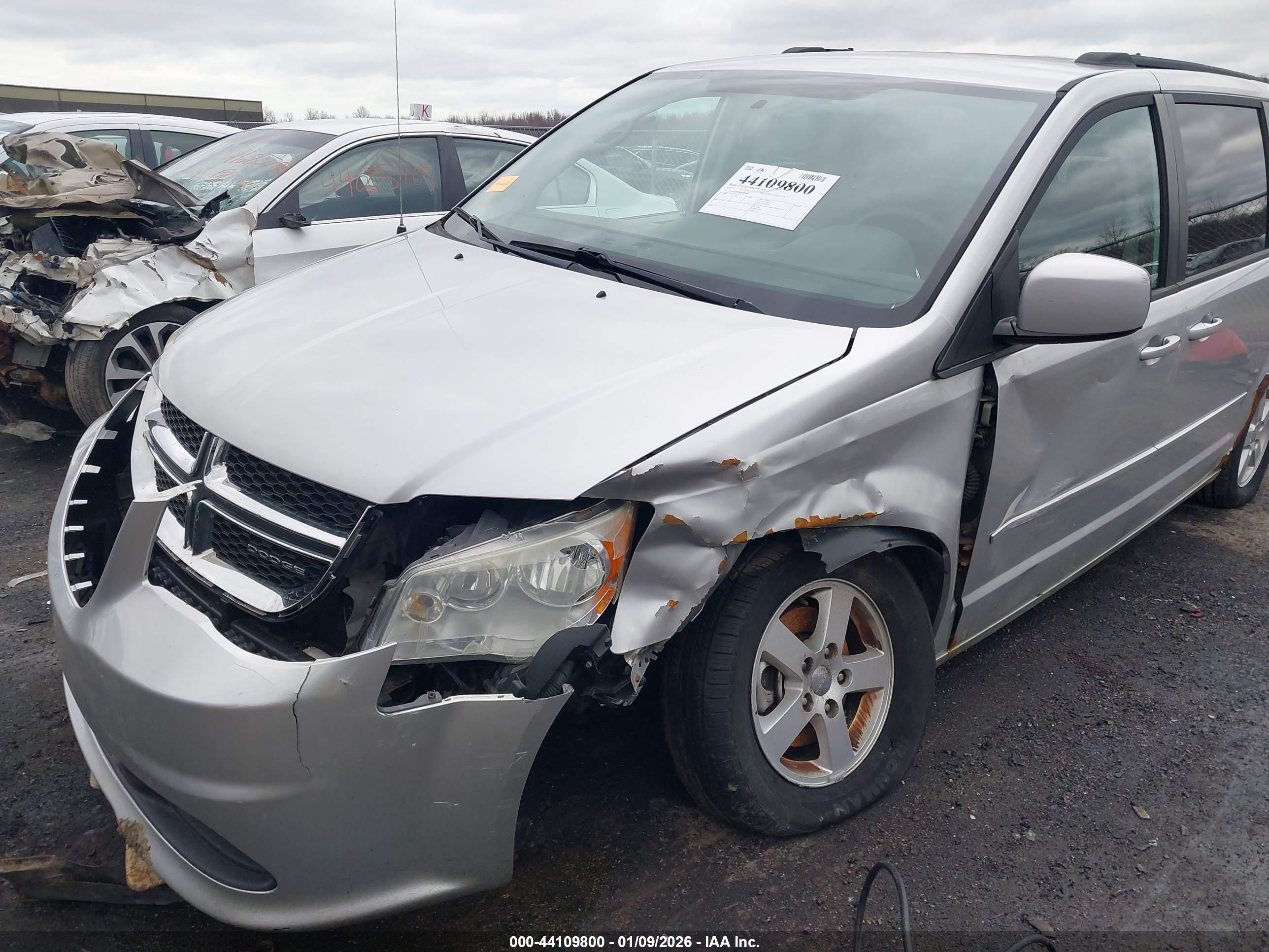 DODGE GRAND image 6