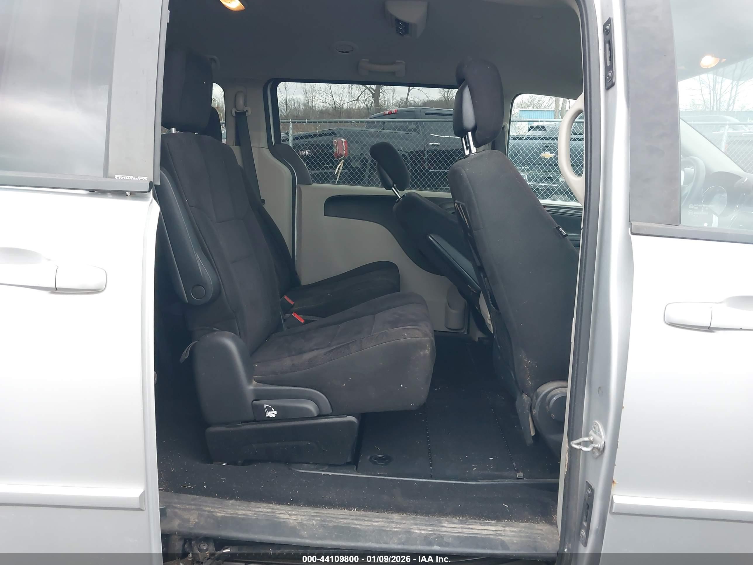 DODGE GRAND image 8