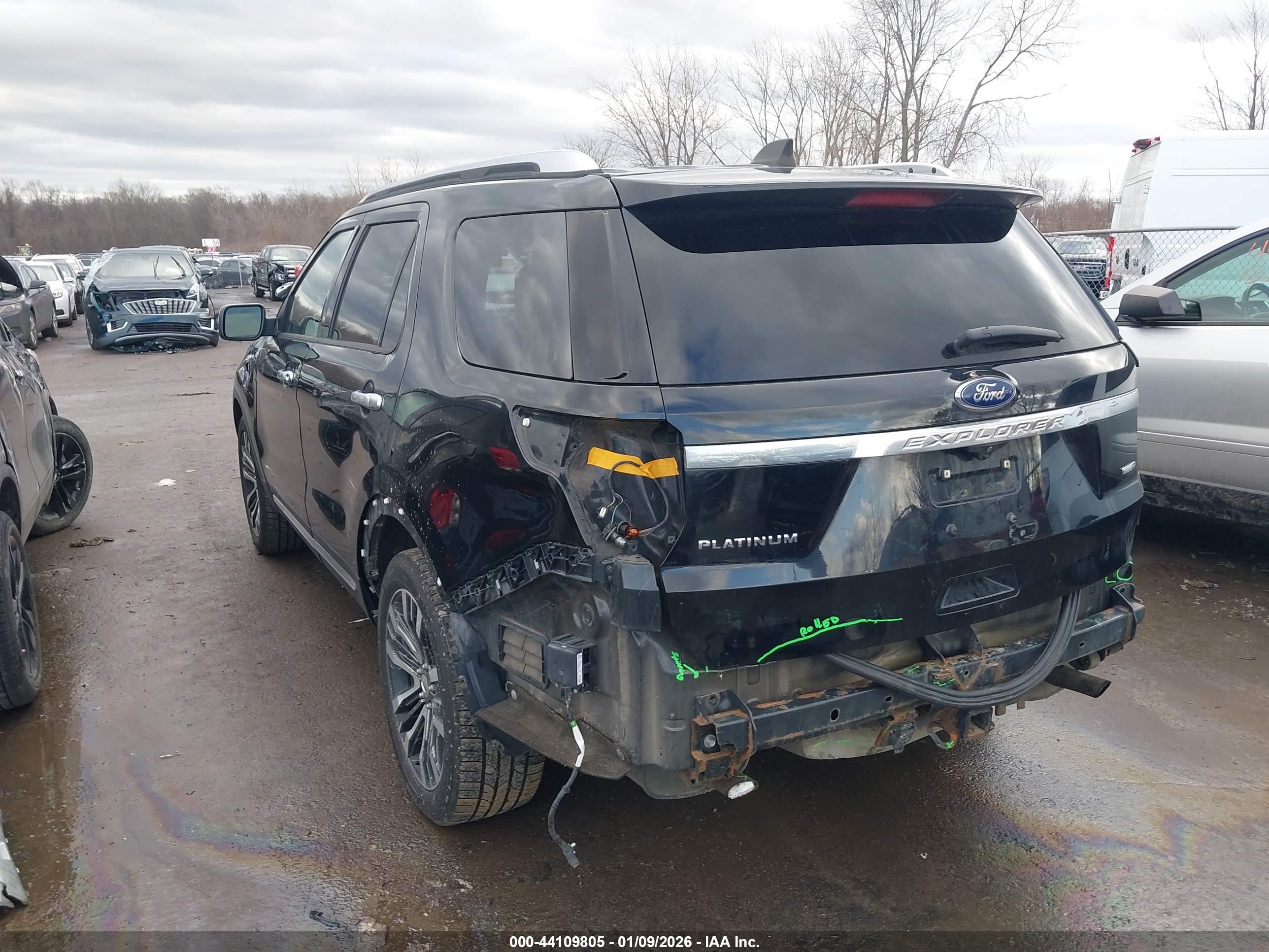 FORD EXPLORER image 3
