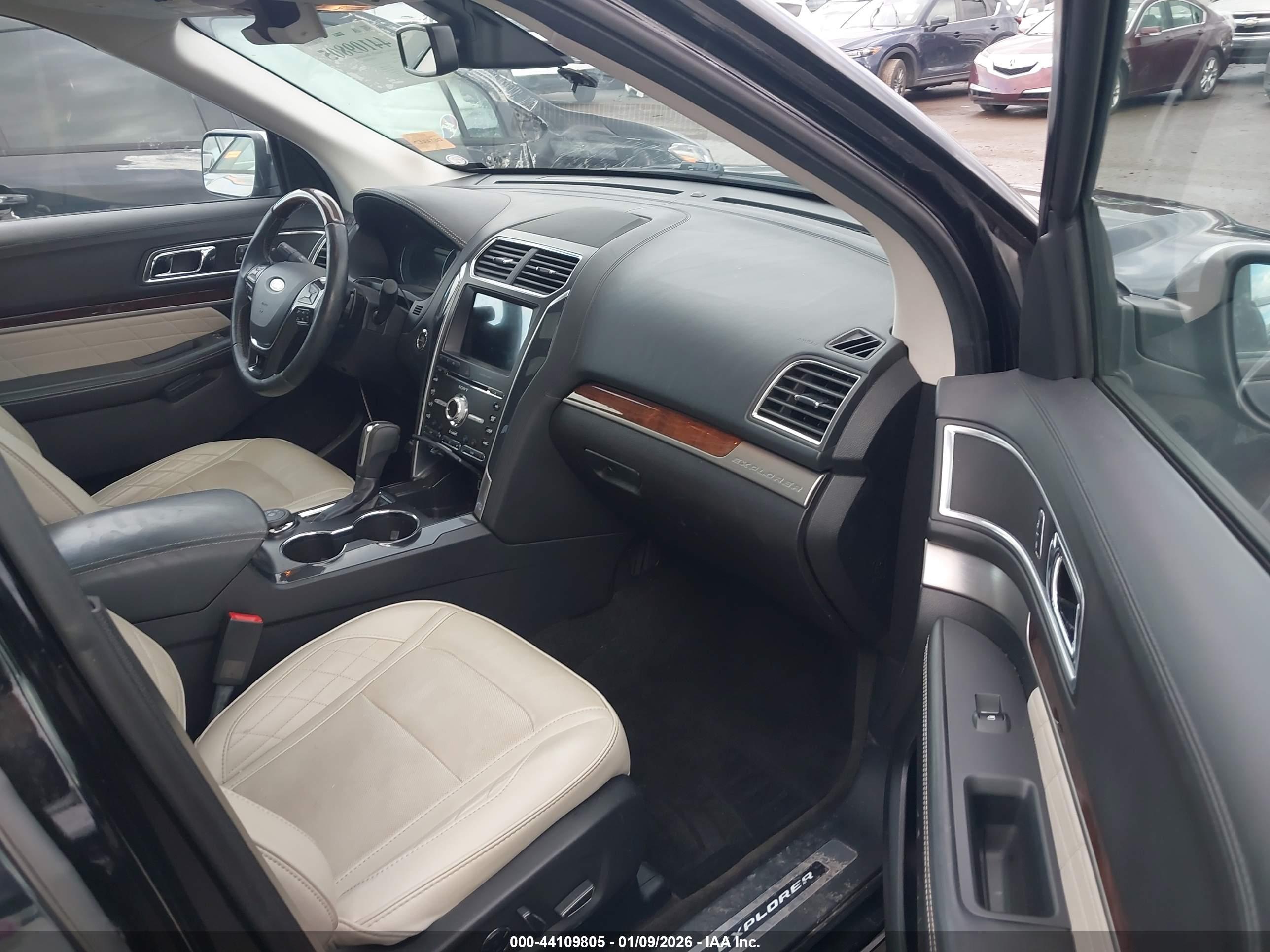 FORD EXPLORER image 5