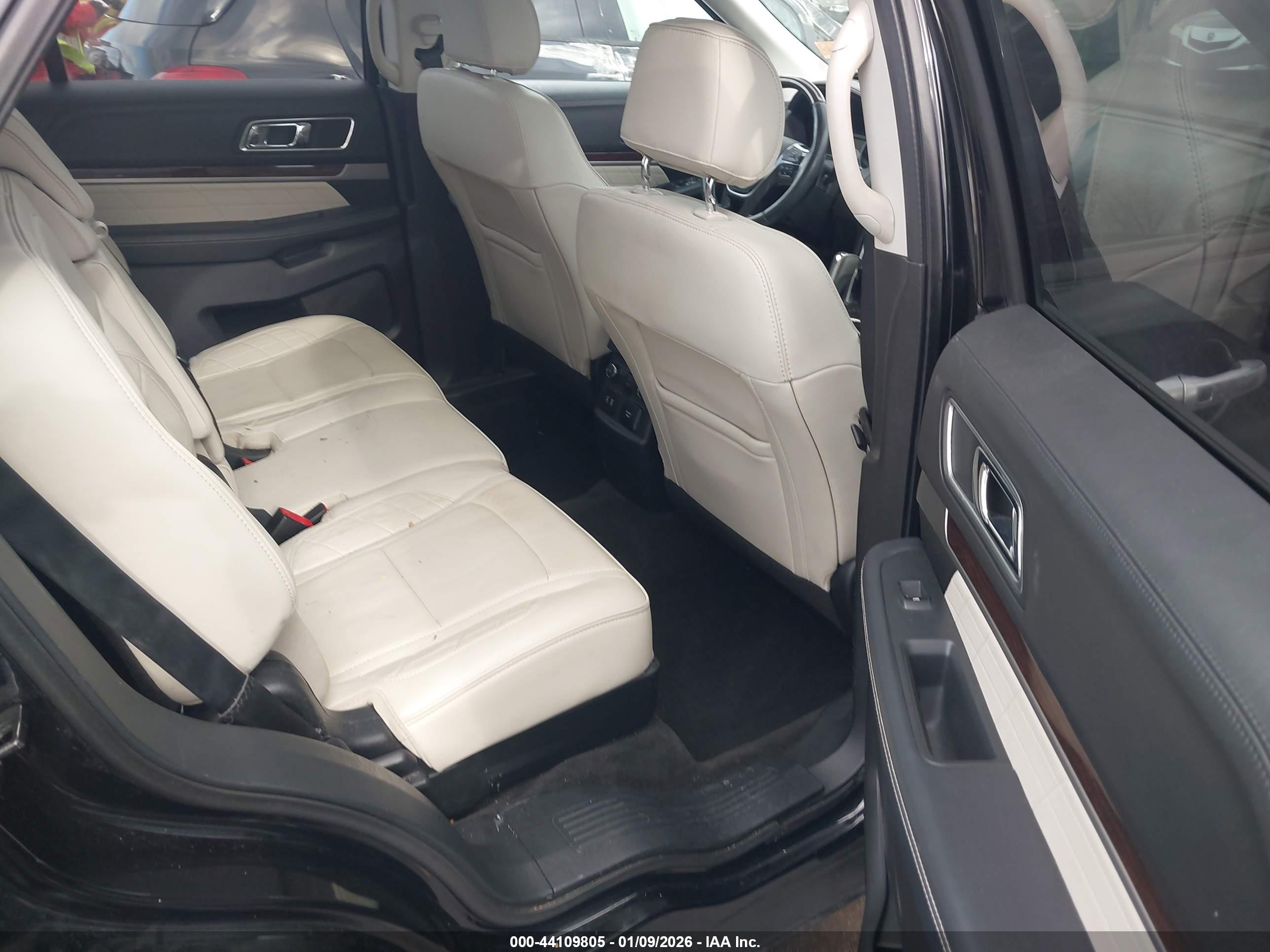 FORD EXPLORER image 8