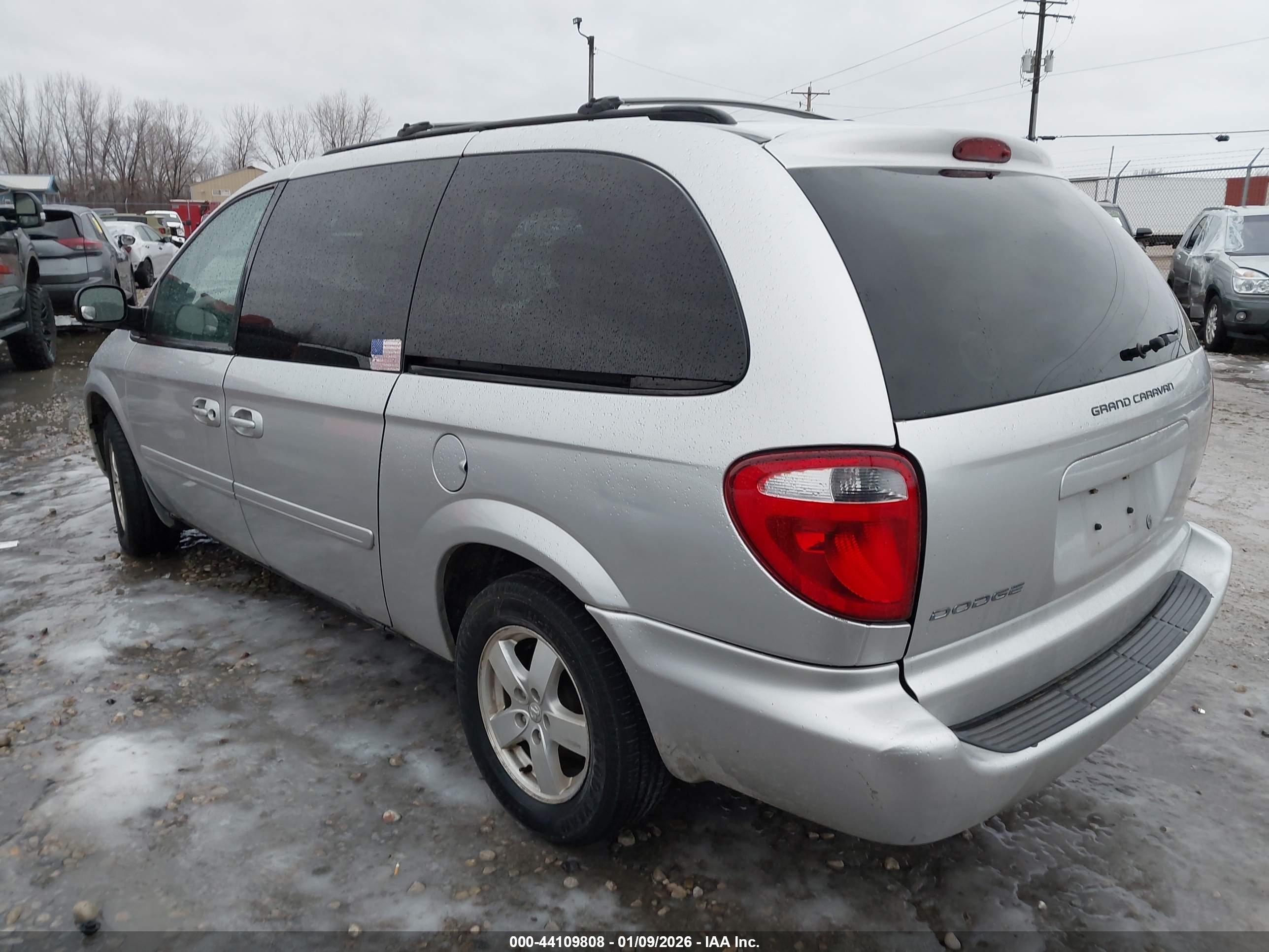 DODGE GRAND image 3