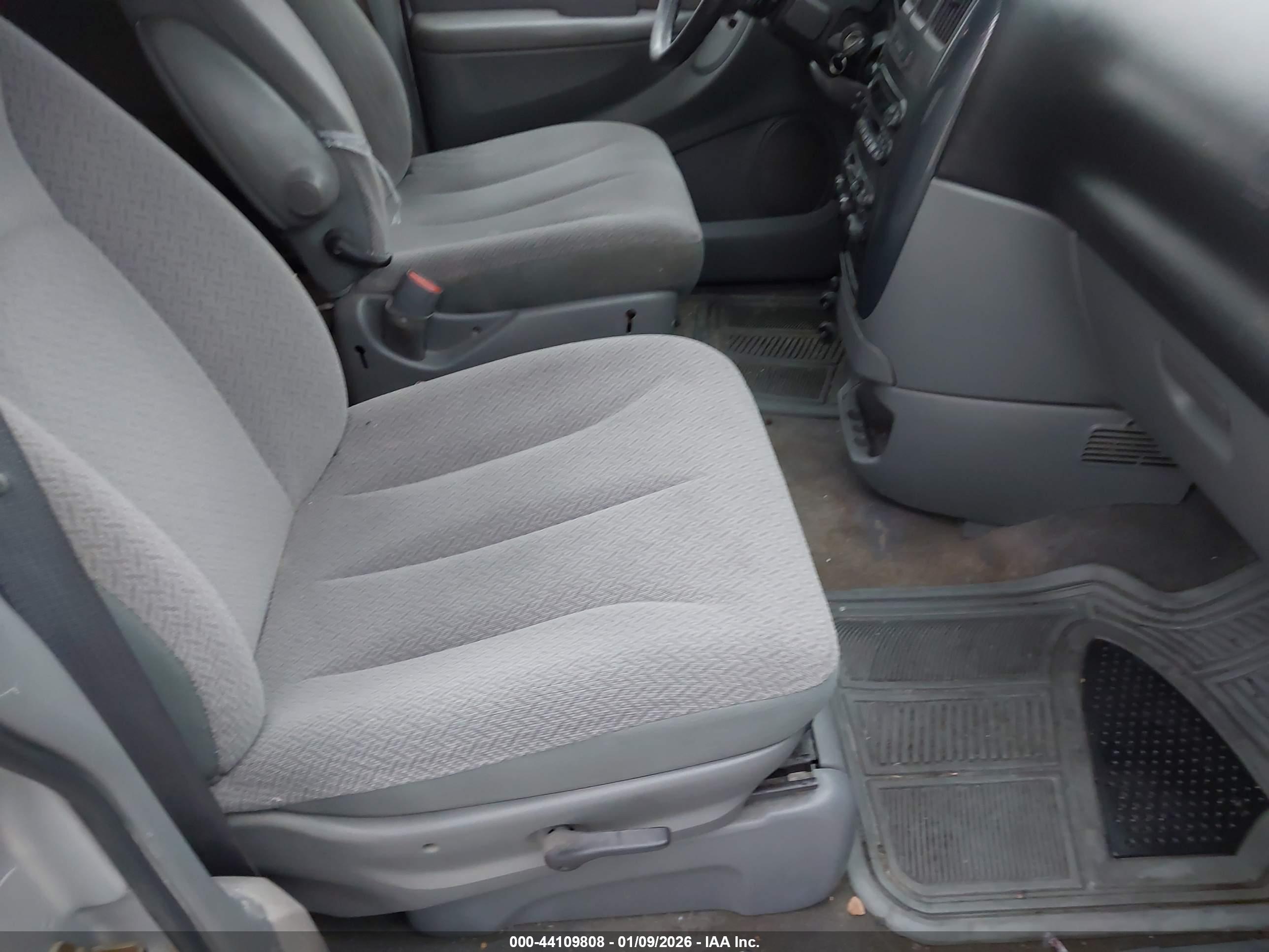 DODGE GRAND image 5