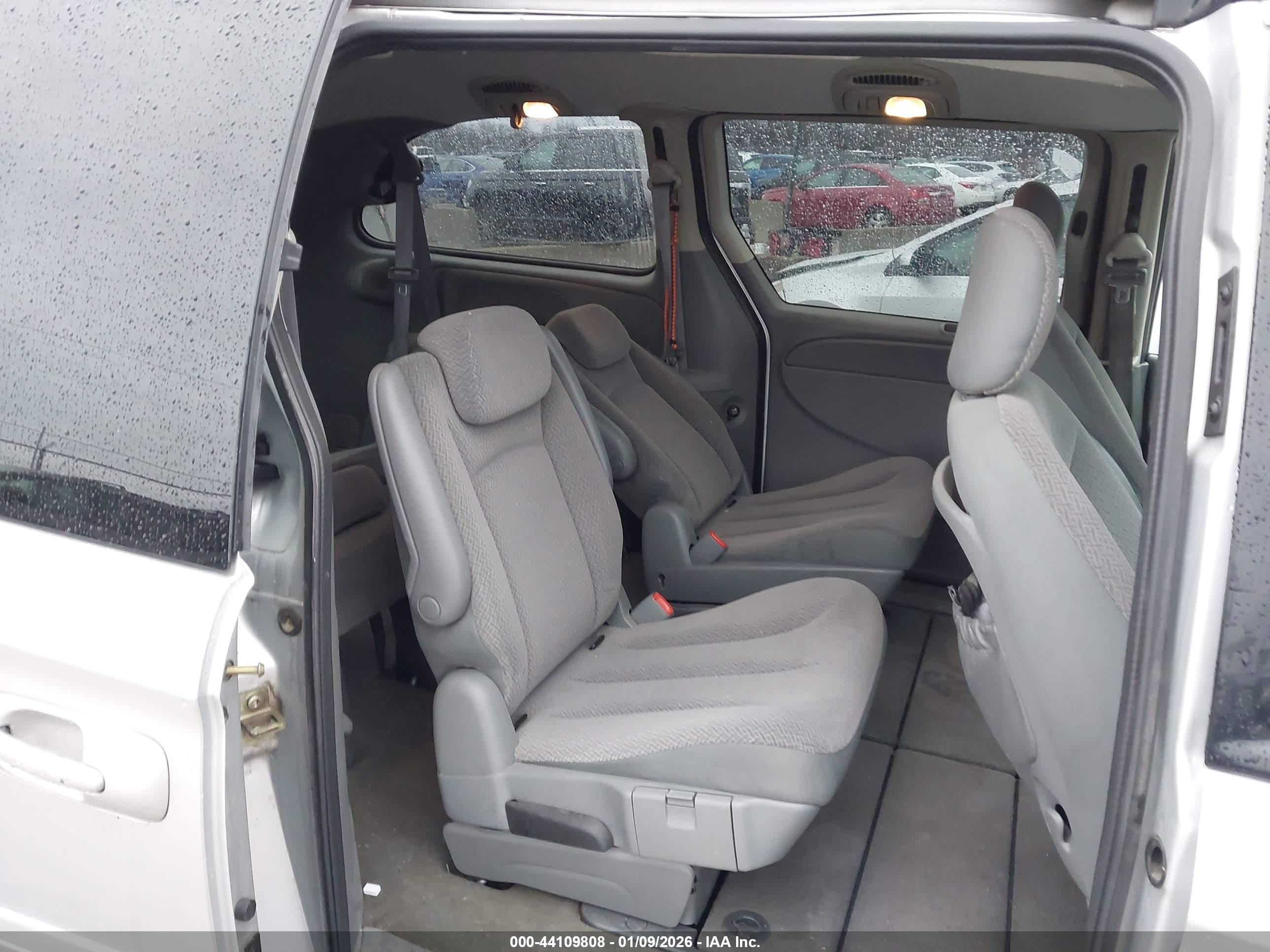 DODGE GRAND image 8