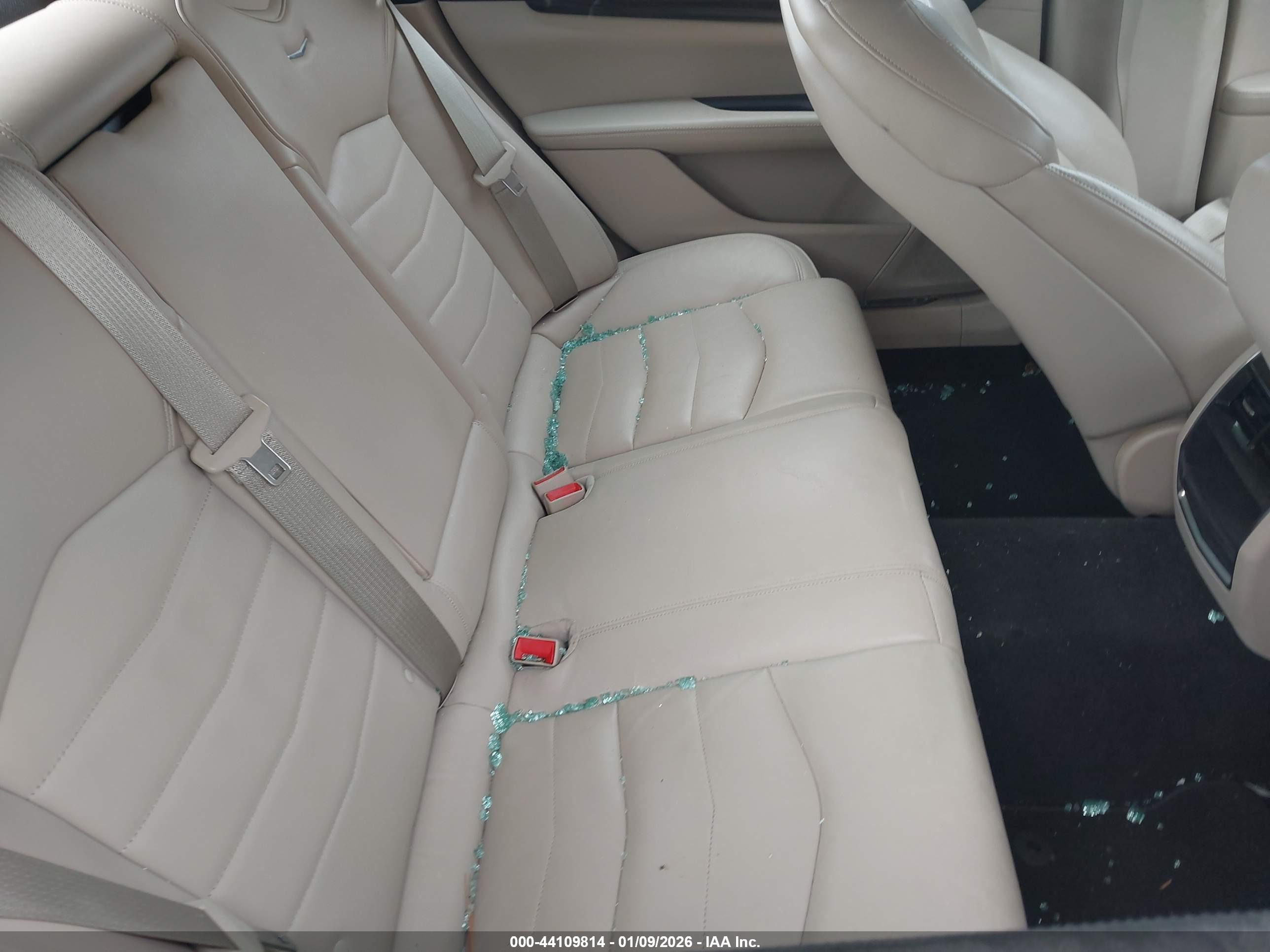 CADILLAC CT6 image 8