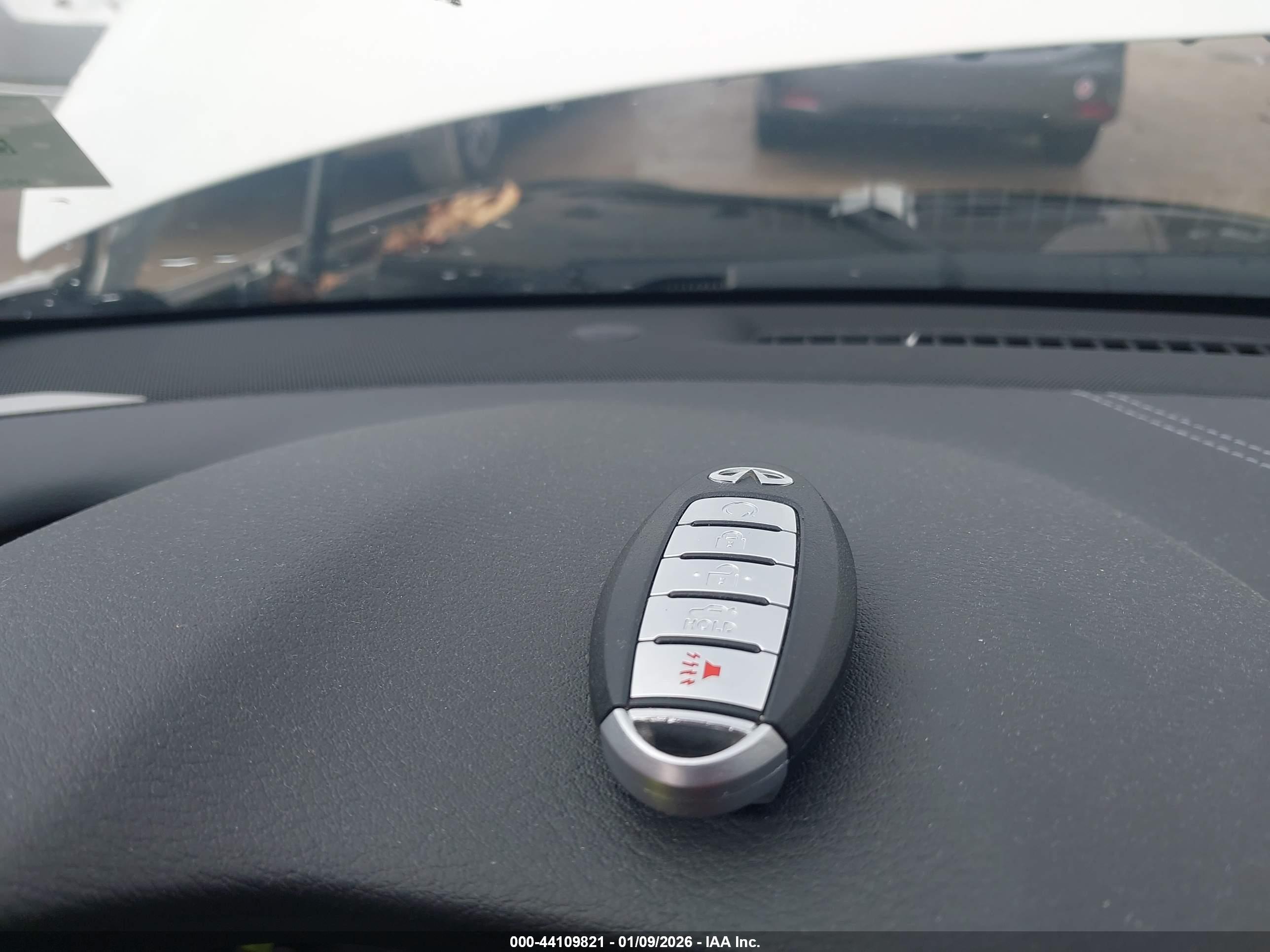 INFINITI Q60 image 11