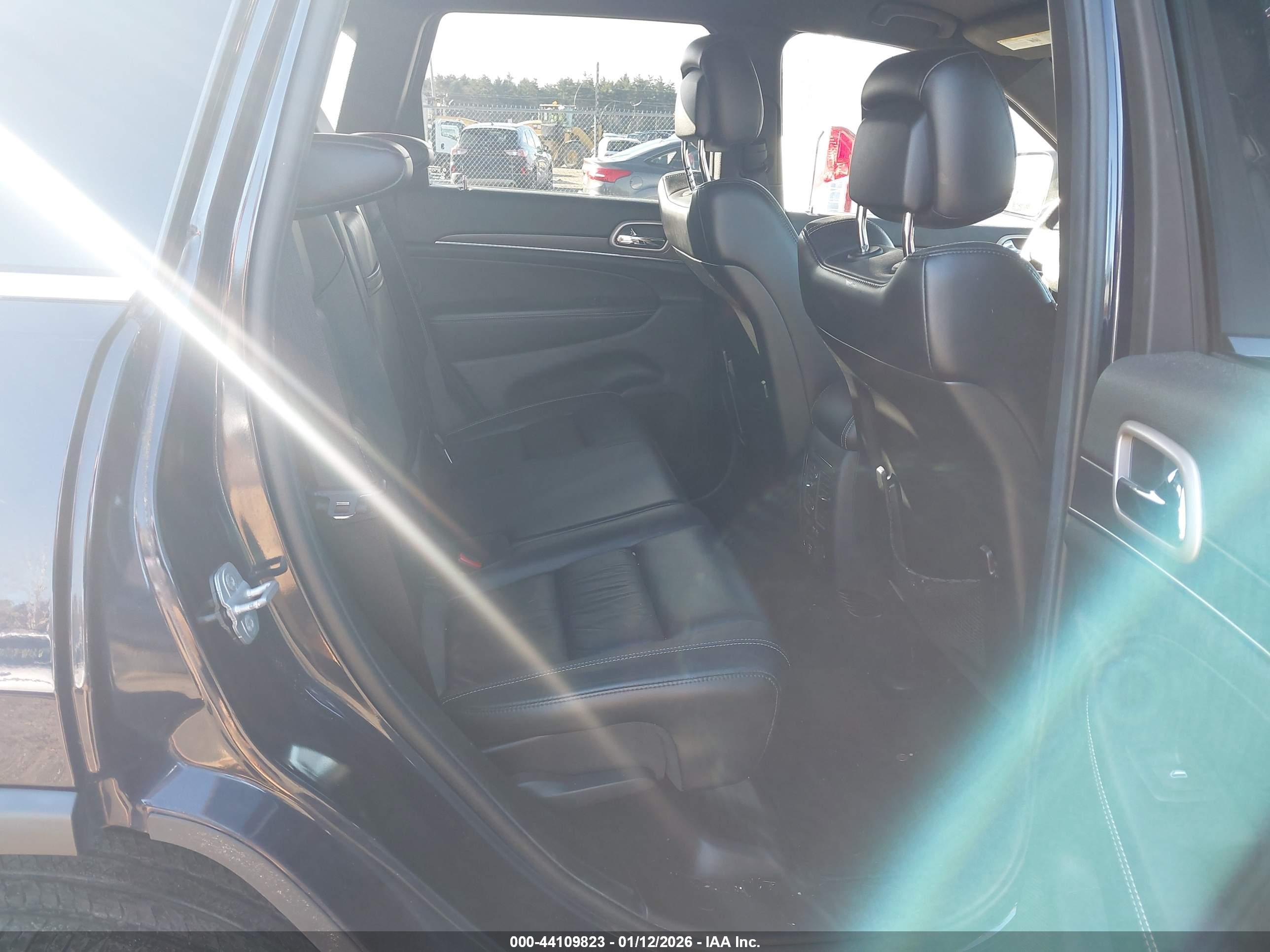 JEEP GRAND image 8