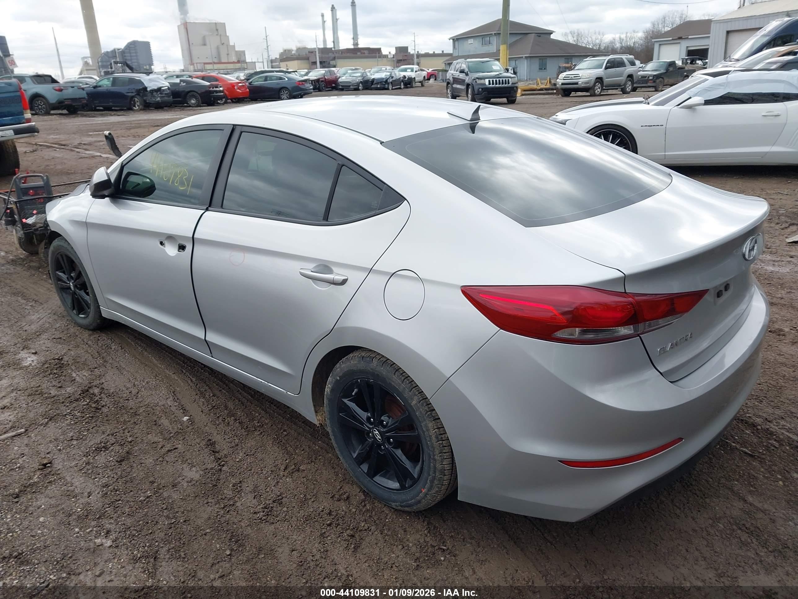 HYUNDAI ELANTRA image 3