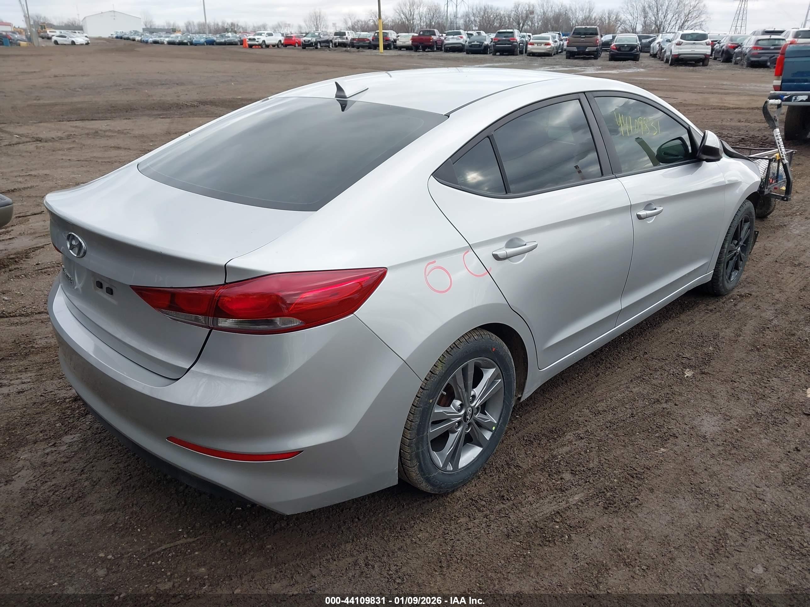 HYUNDAI ELANTRA image 4
