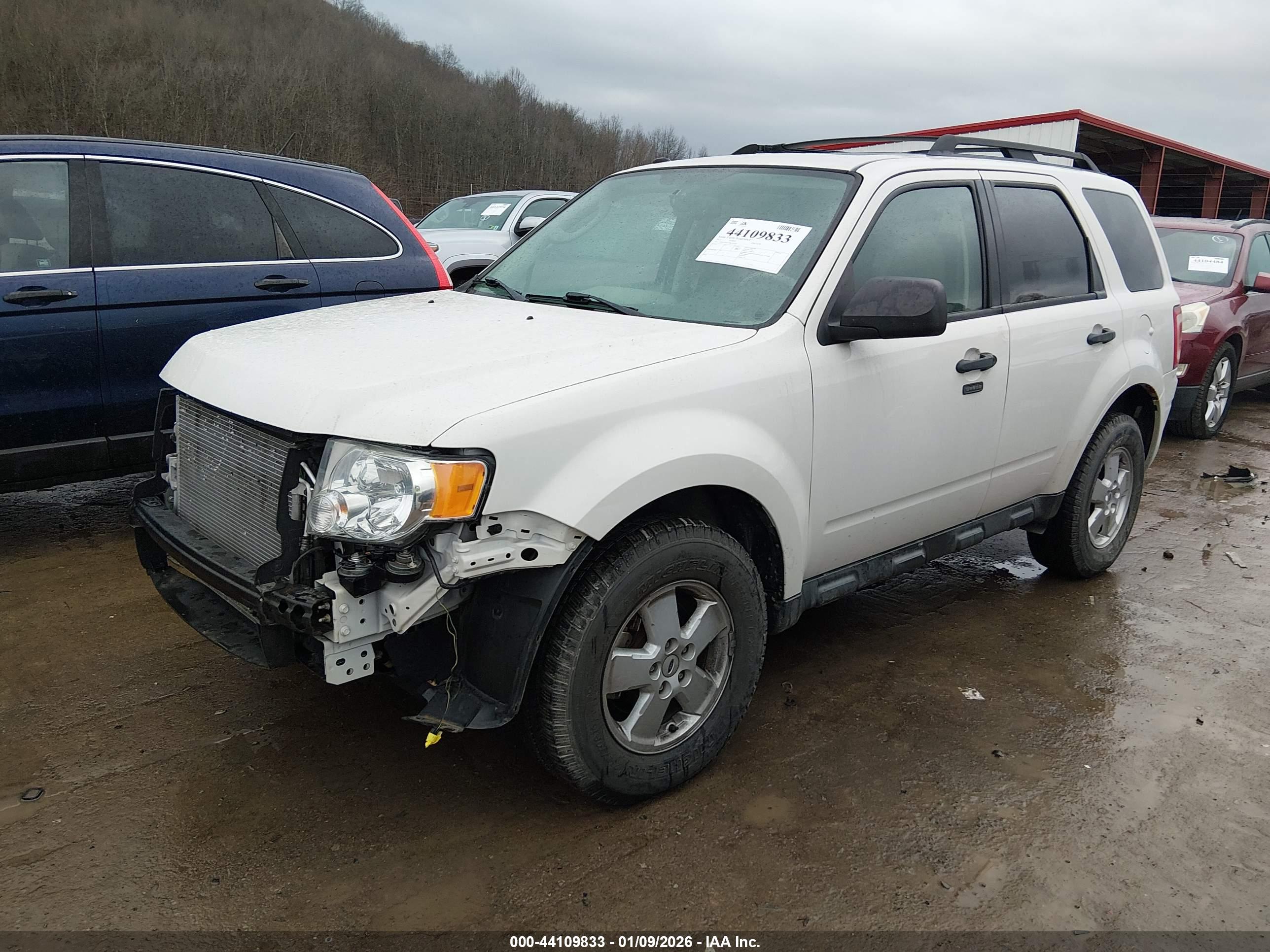 FORD ESCAPE image 2