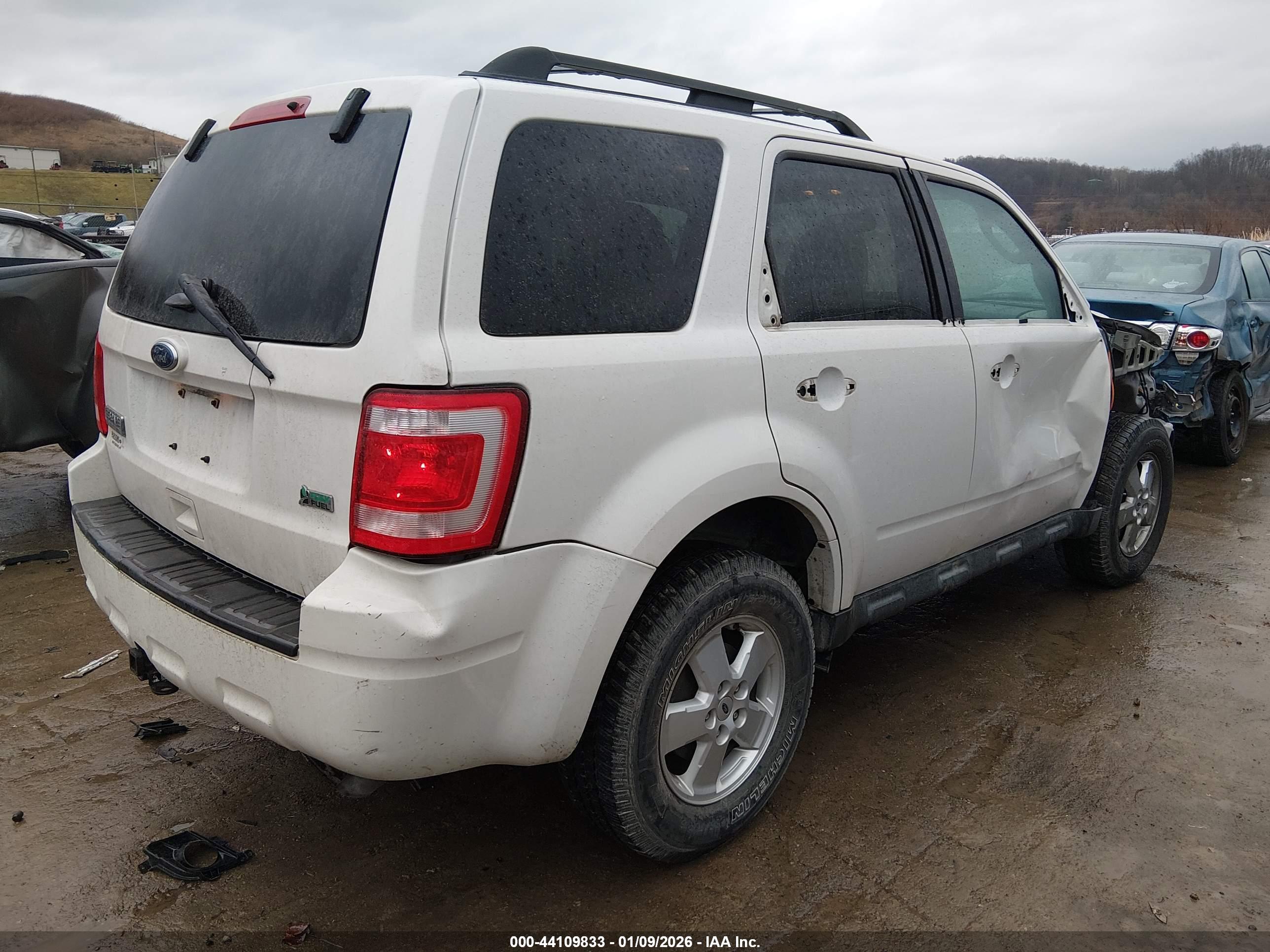 FORD ESCAPE image 4