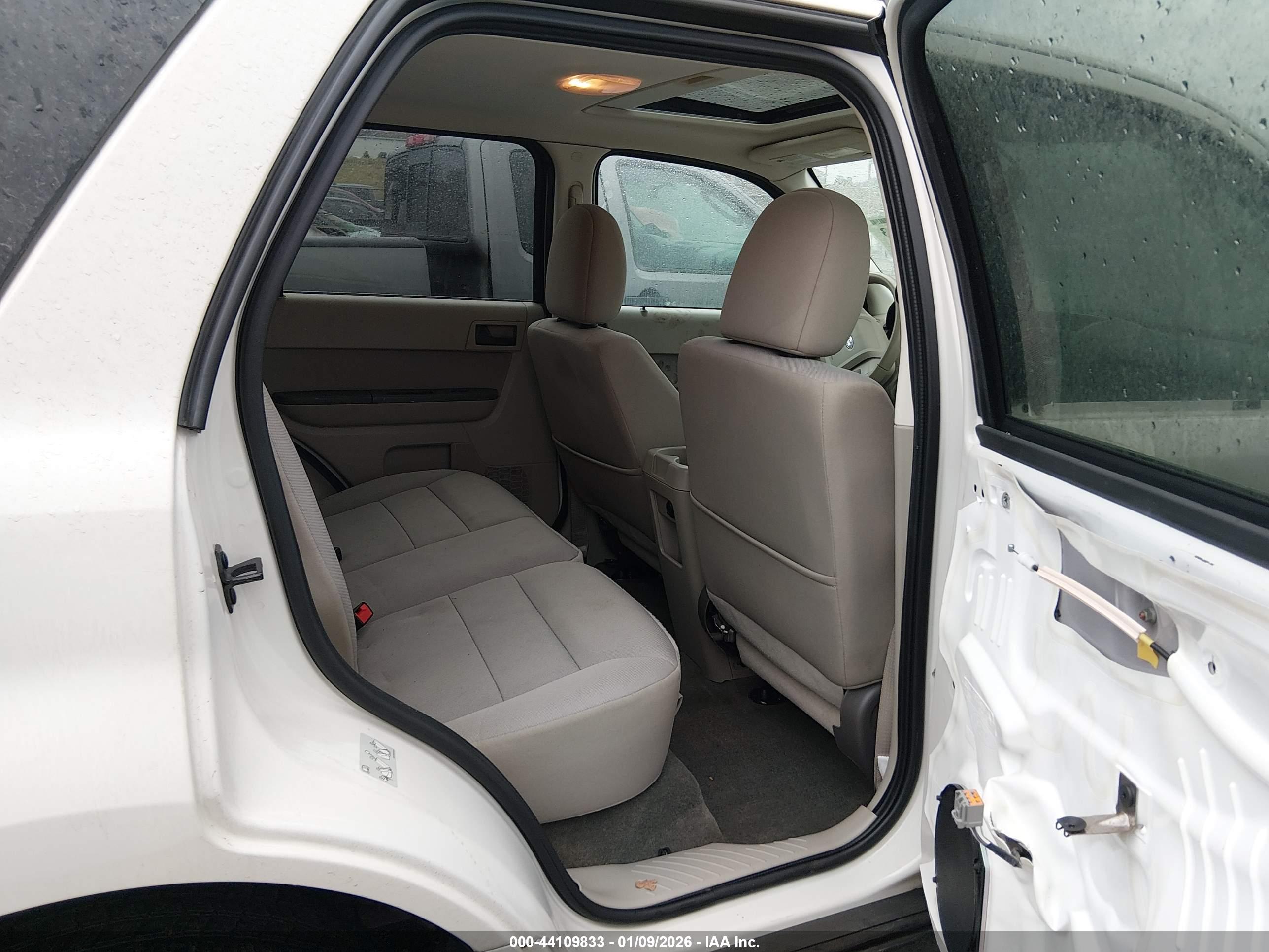 FORD ESCAPE image 8