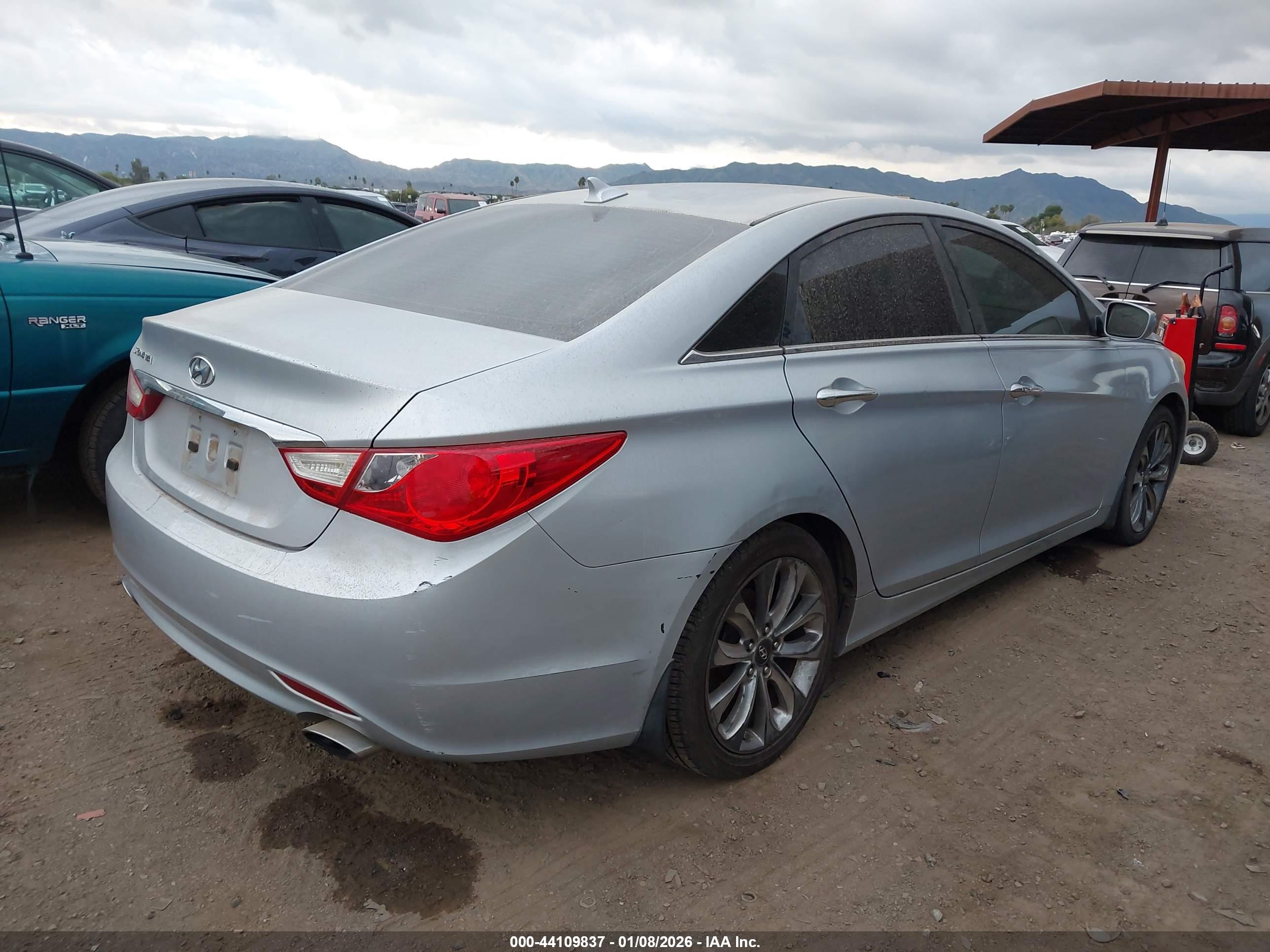 HYUNDAI SONATA image 4