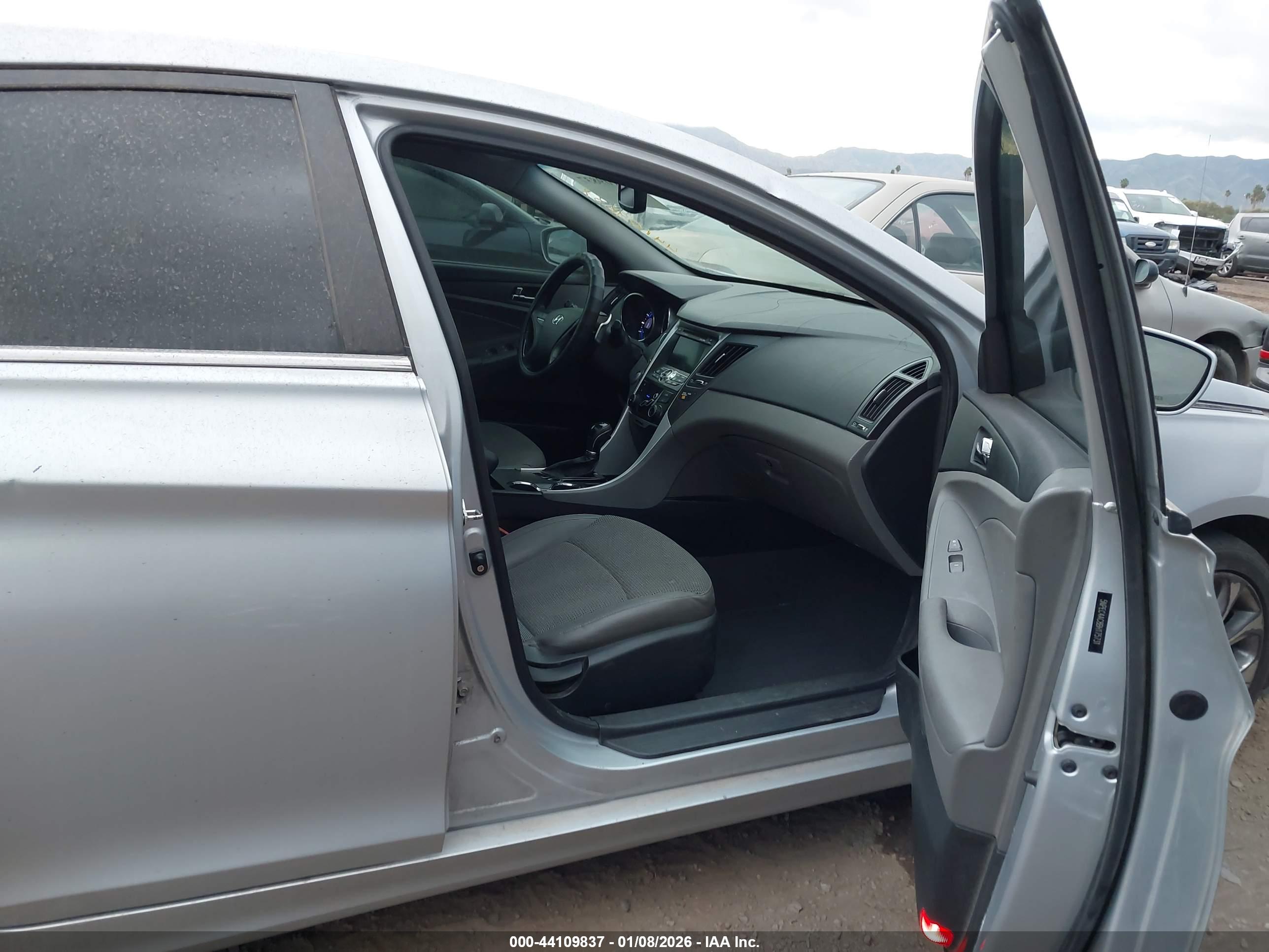 HYUNDAI SONATA image 5