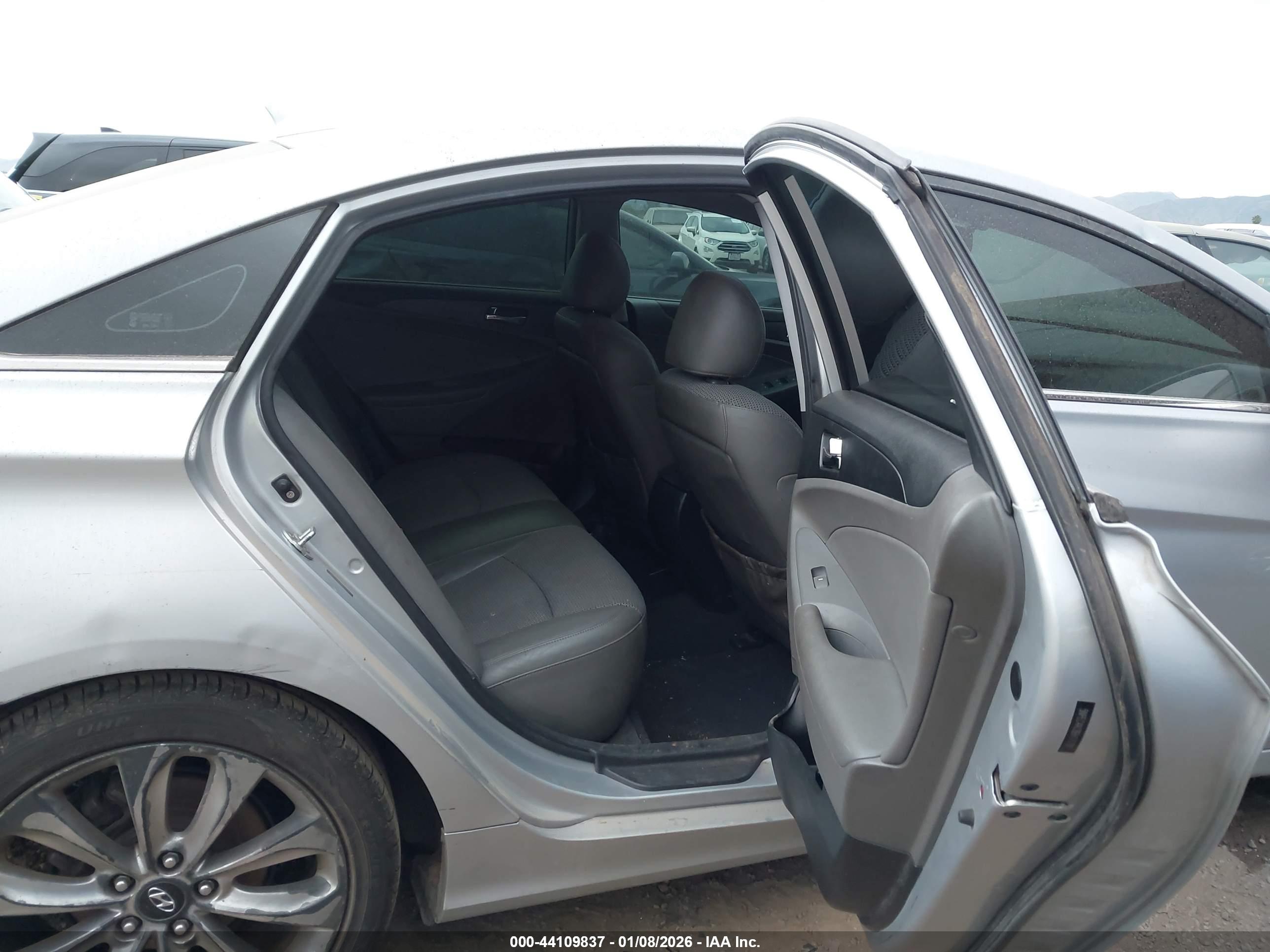 HYUNDAI SONATA image 8