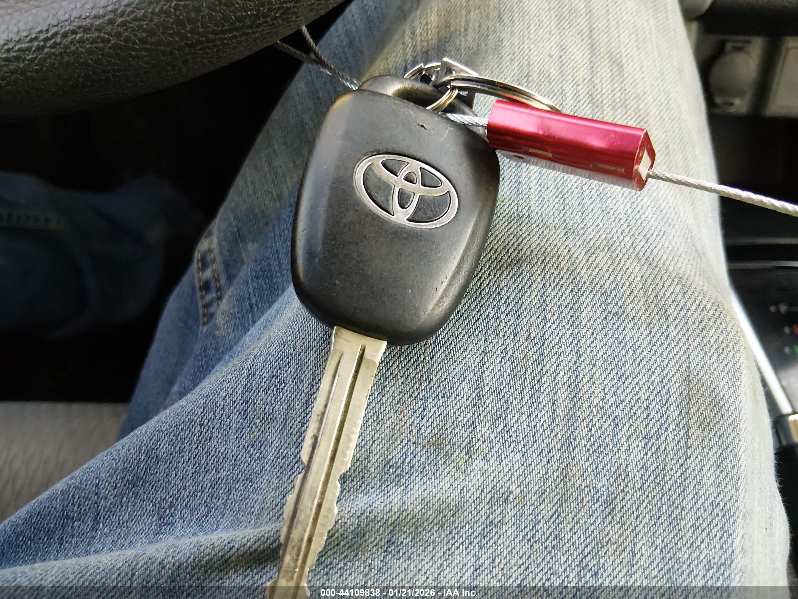 TOYOTA COROLLA image 11
