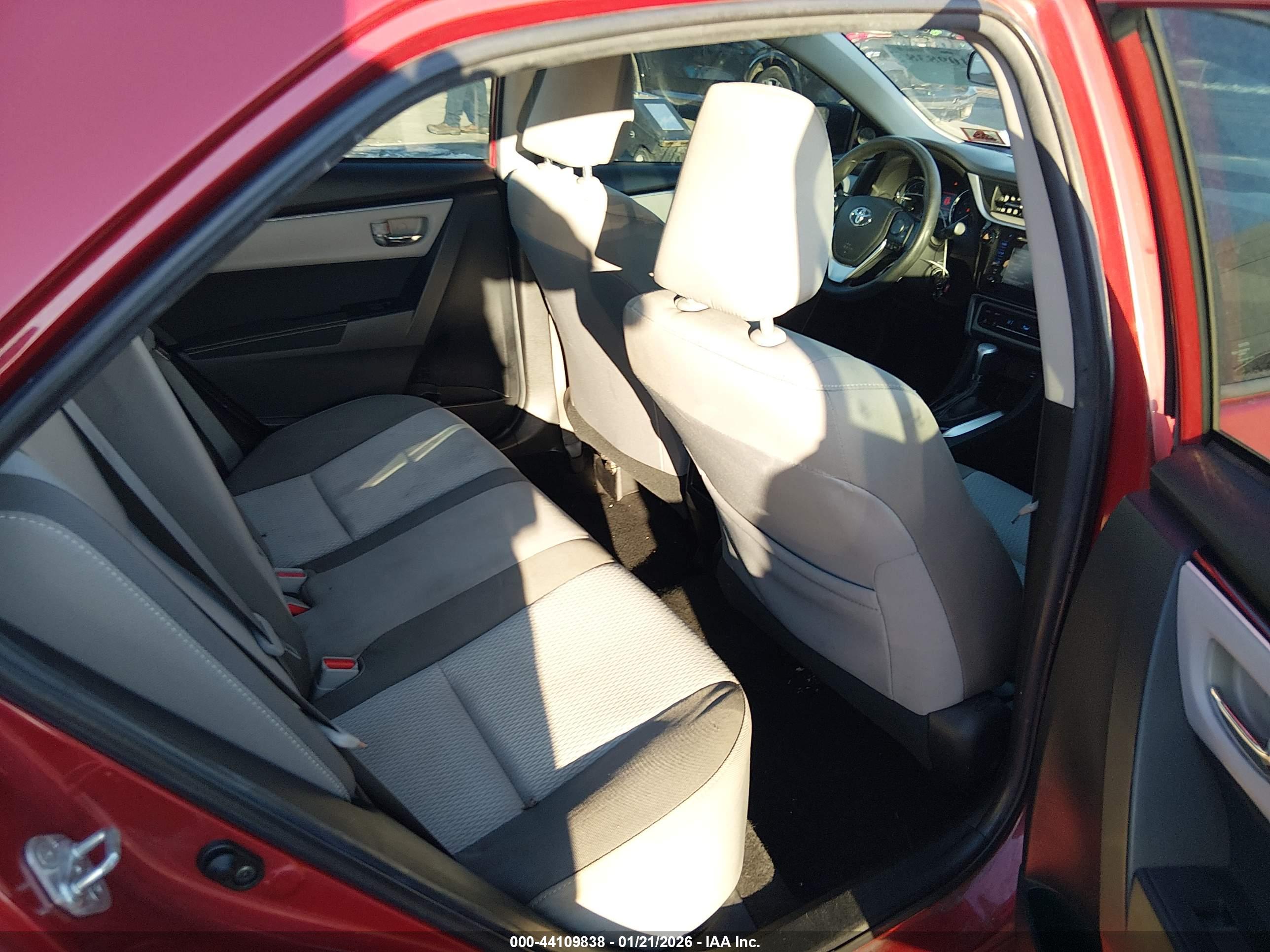 TOYOTA COROLLA image 8
