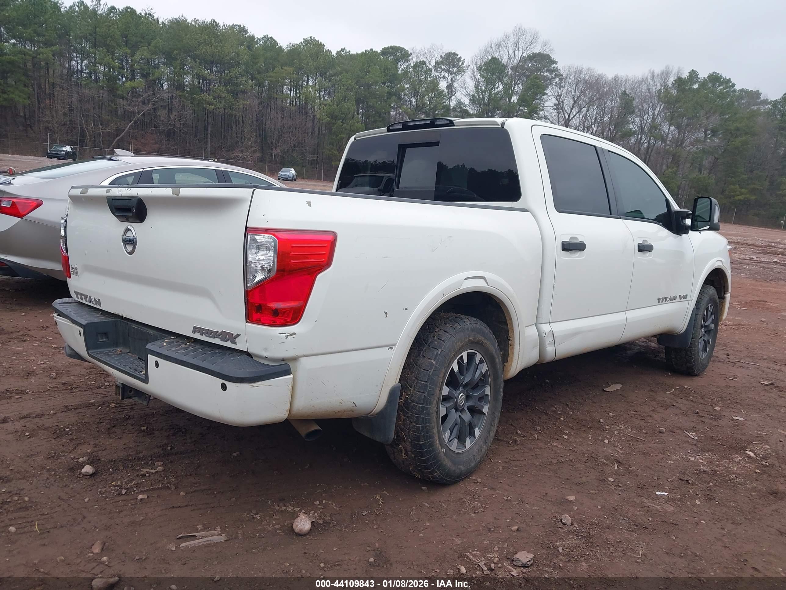 NISSAN TITAN image 4