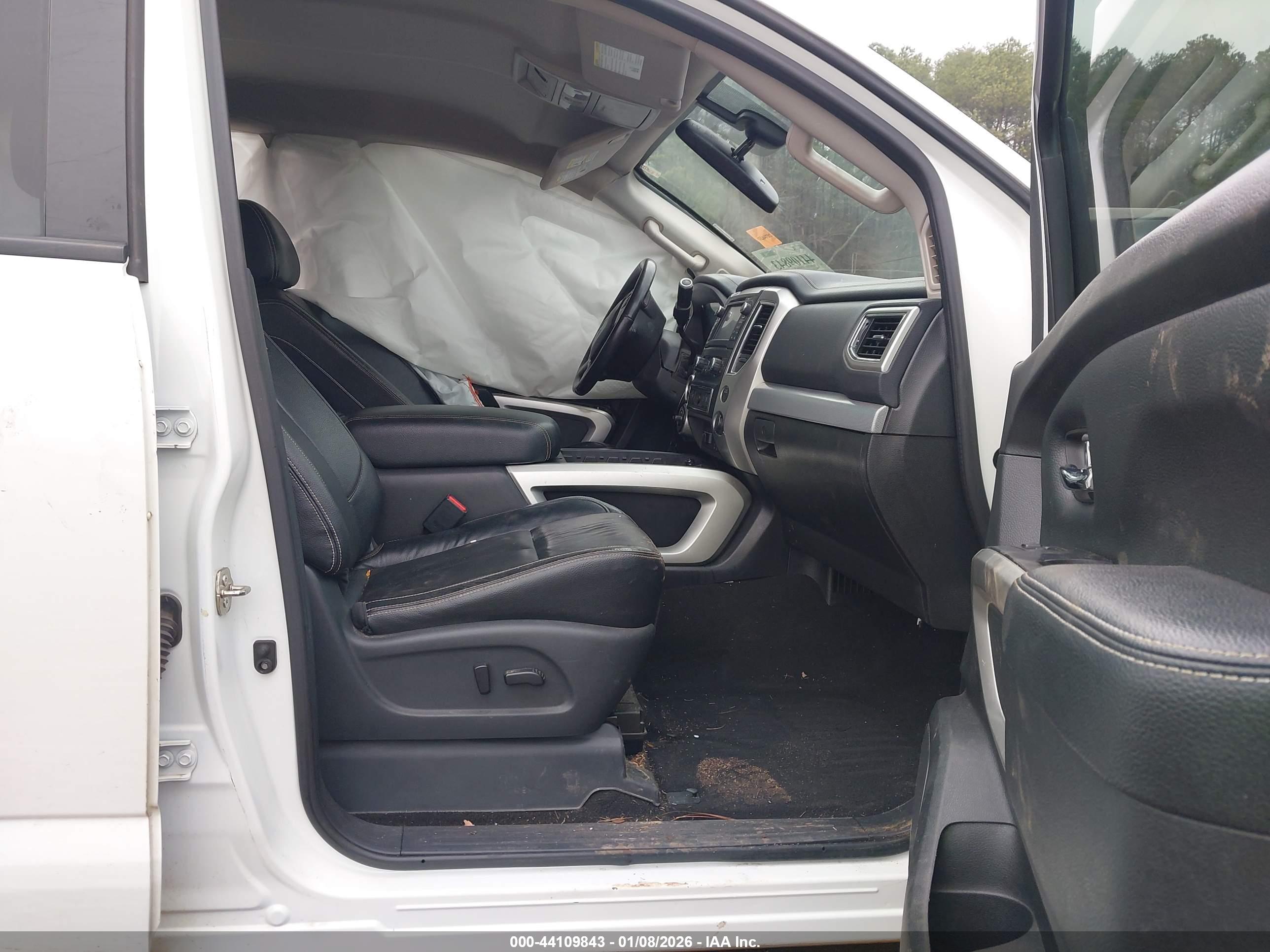 NISSAN TITAN image 5