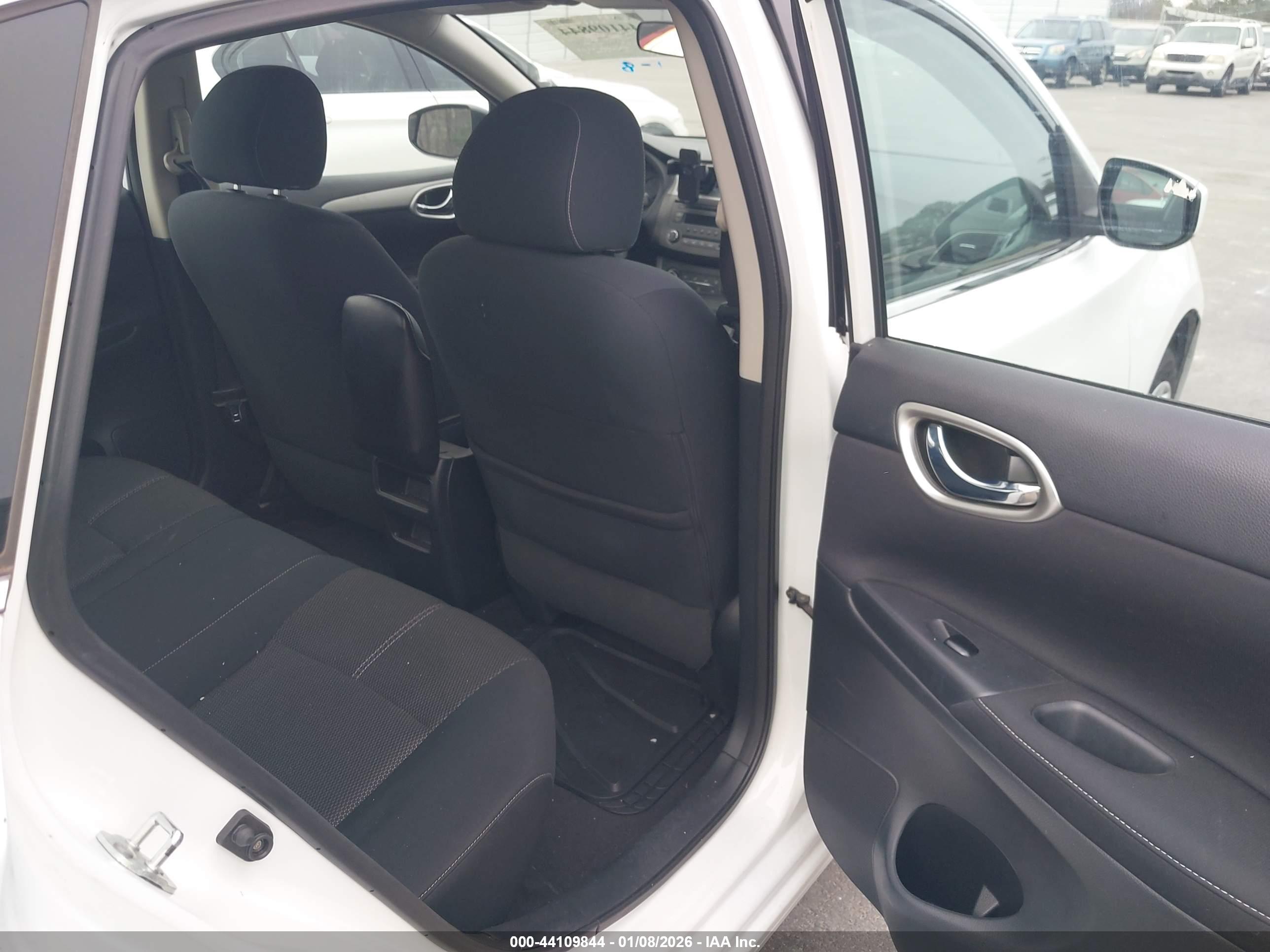 NISSAN SENTRA image 8