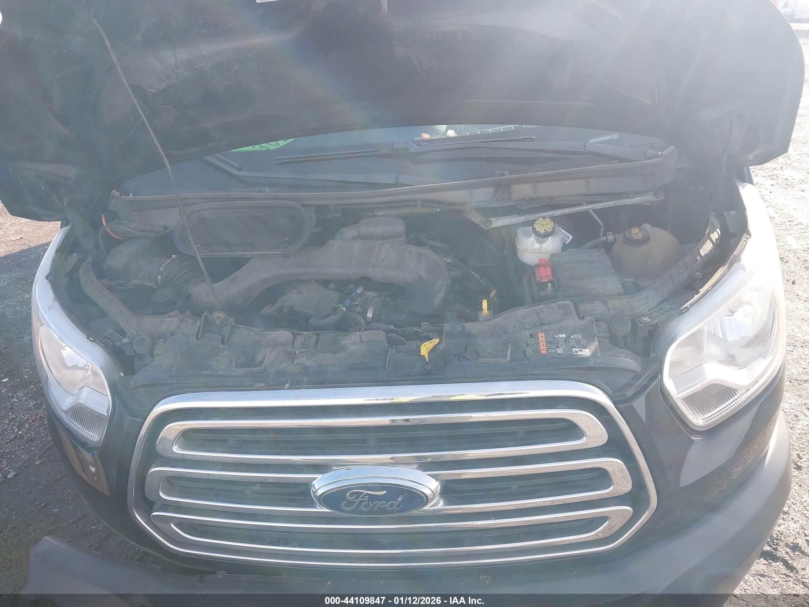 FORD TRANSIT-350 image 10