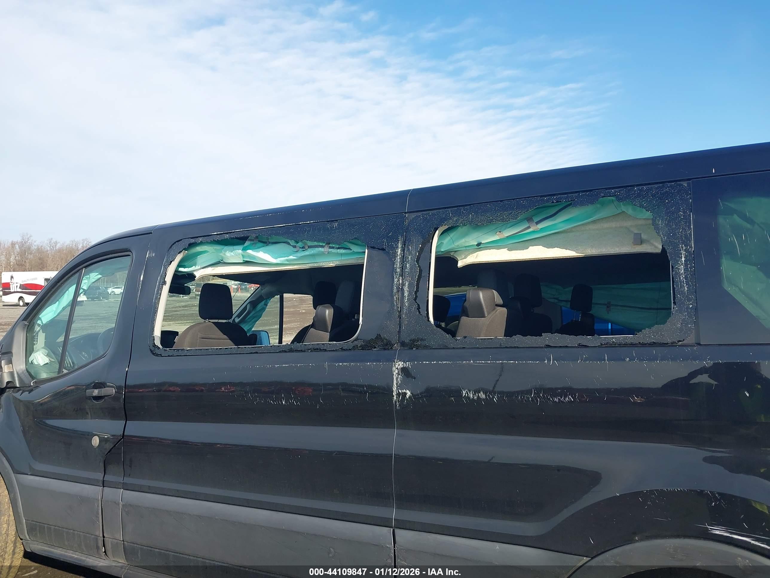 FORD TRANSIT-350 image 6
