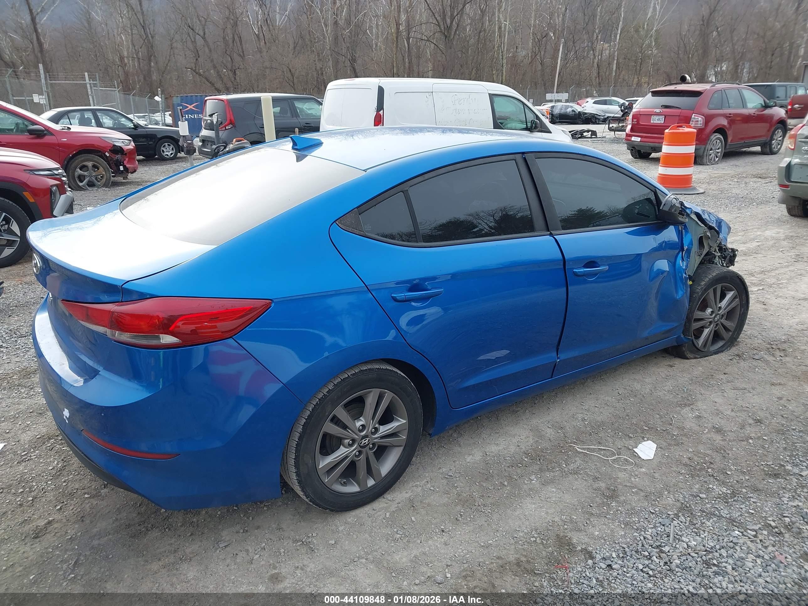 HYUNDAI ELANTRA image 4