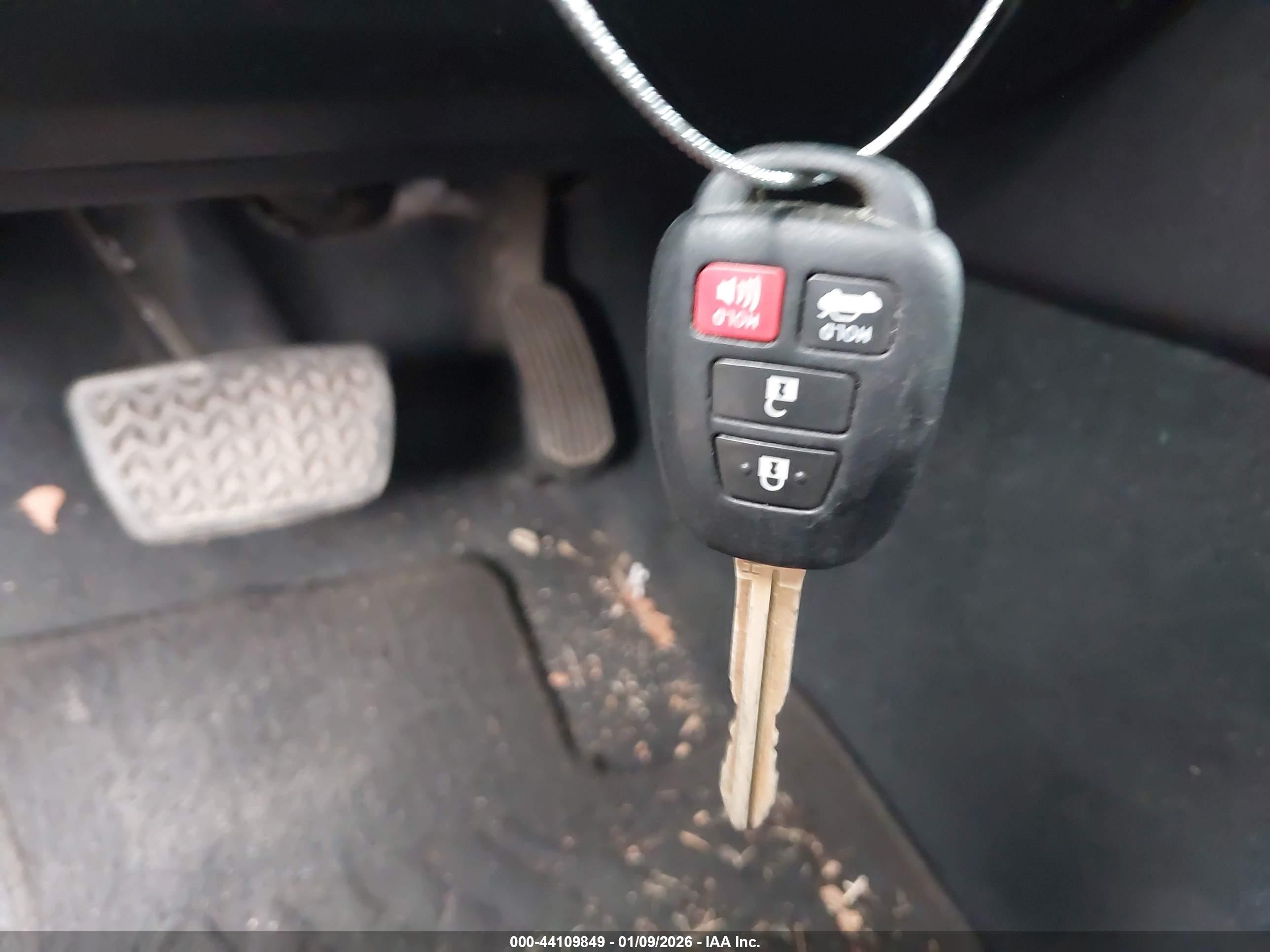 TOYOTA CAMRY image 11