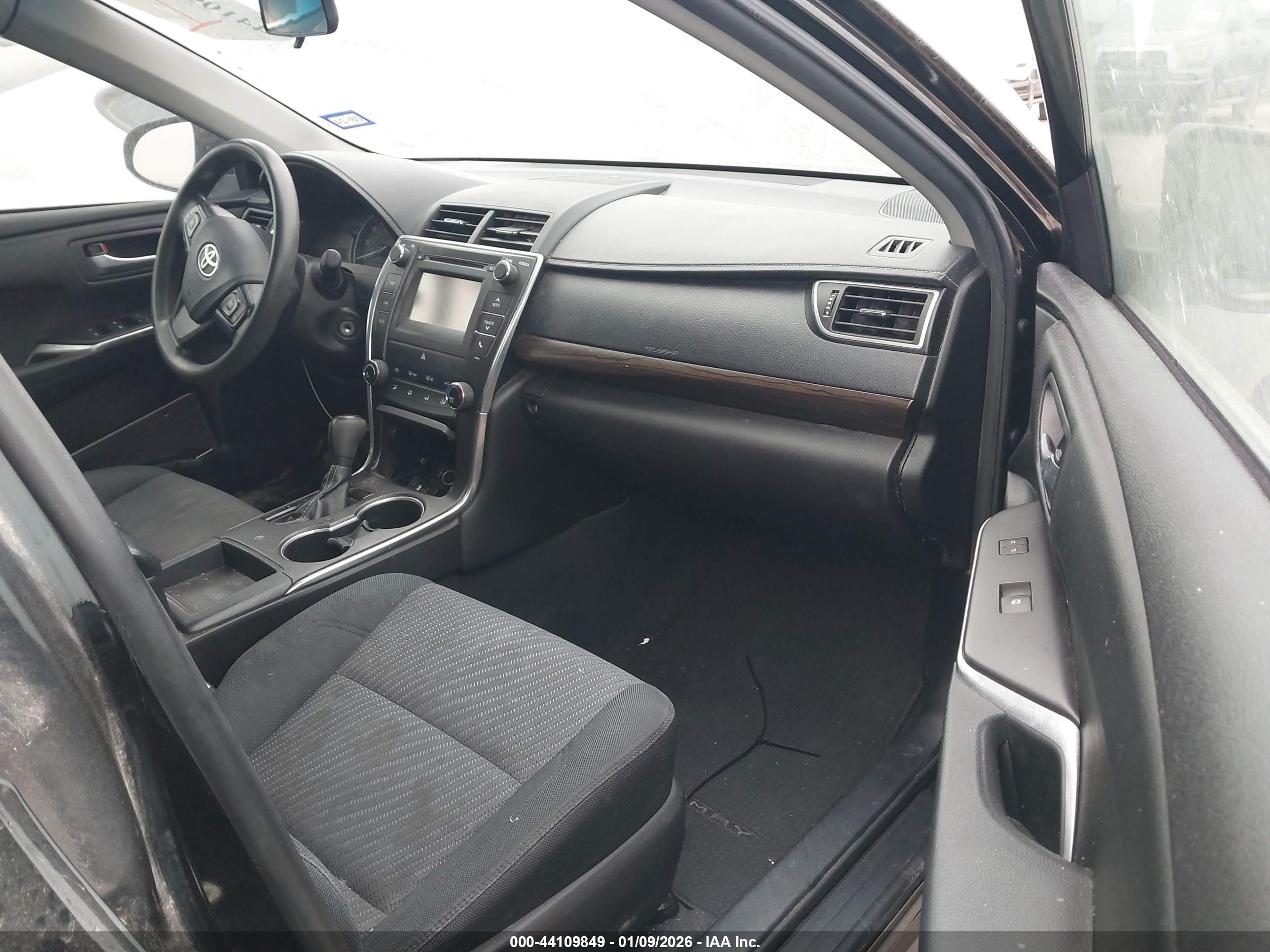 TOYOTA CAMRY image 5