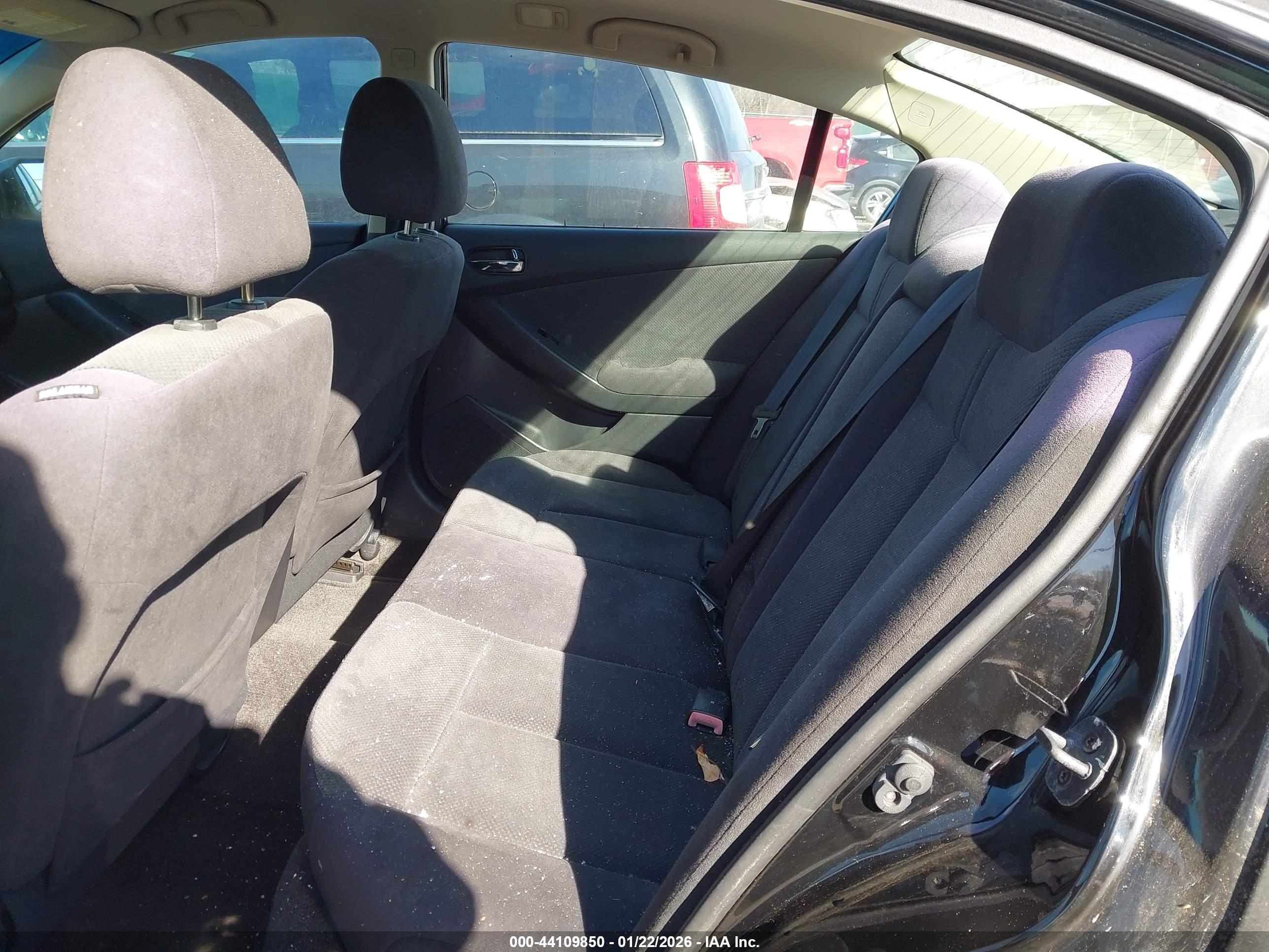 NISSAN ALTIMA image 8
